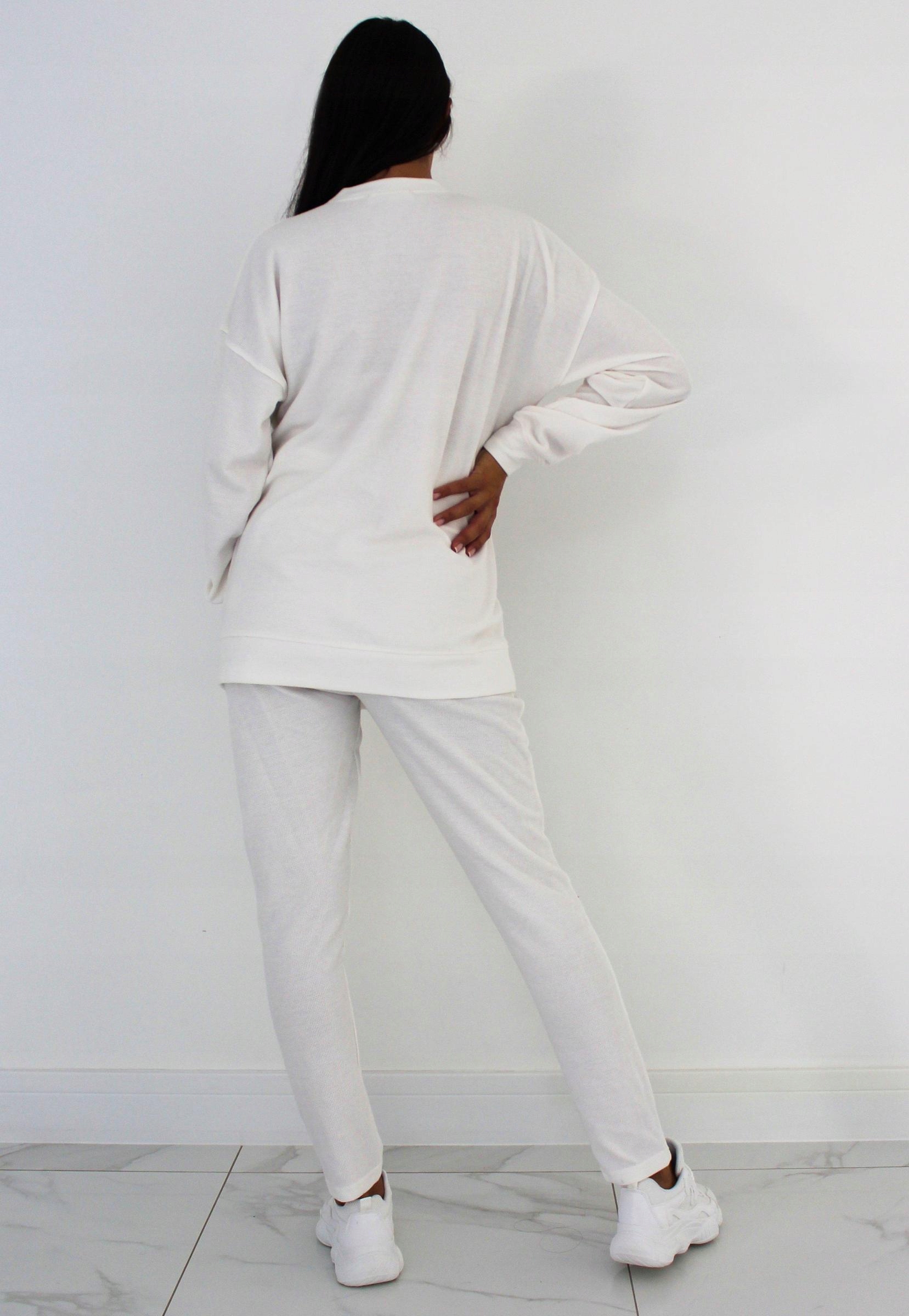 3J 02 MISSGUIDED SPODNIE TEKSTUROWANE JOGGERSY 42 Model MT110443