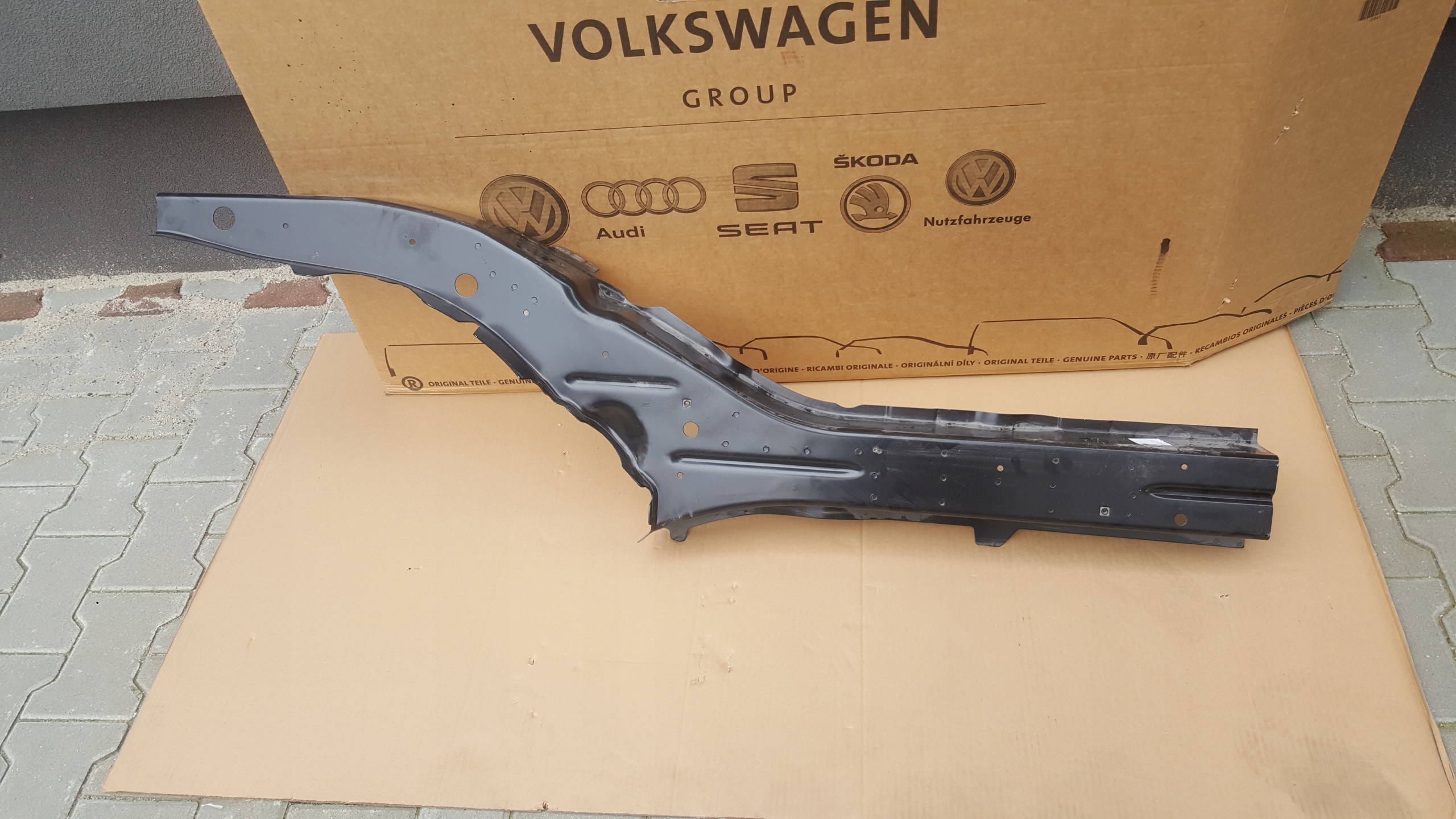 ЛОНЖЕРОН ПРАВА ПРАВЫЙ ПЕРЕДНЯЯ AUDI A6 C7 A7g0