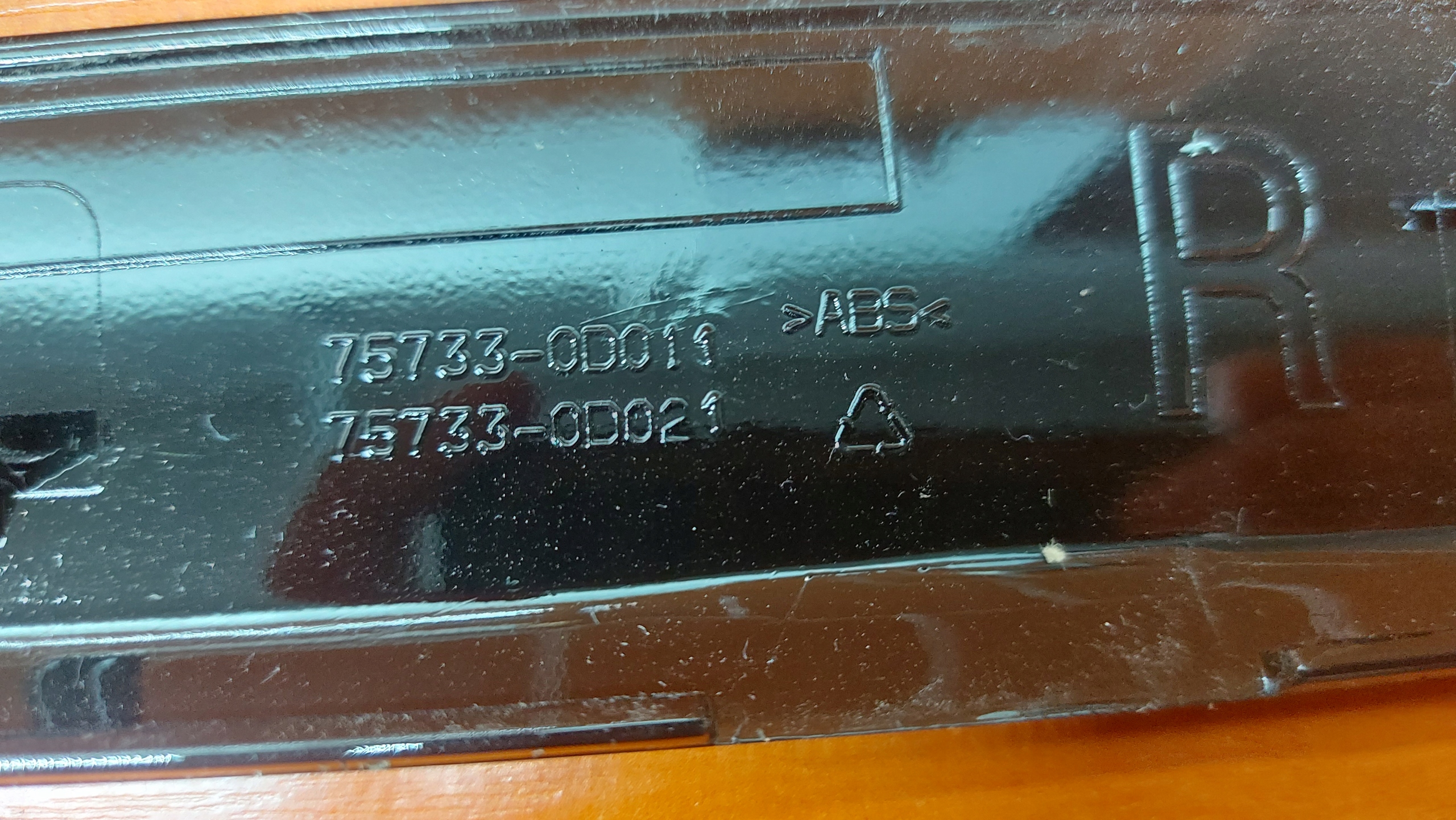 moulding door right front TOYOTA YARIS III