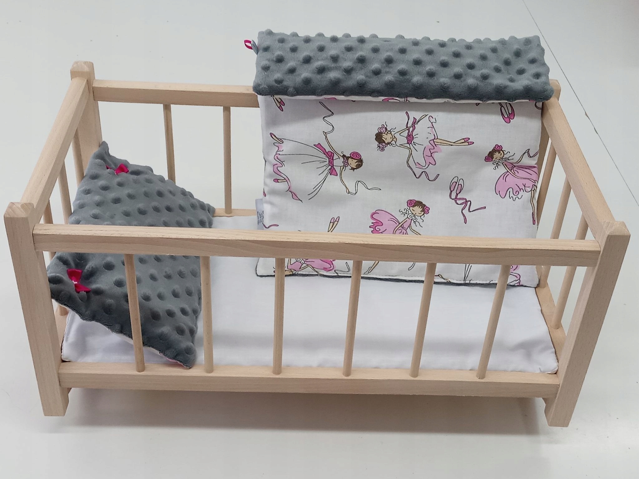 DREWNIANE ŁÓŻECZKO dla lalek + POŚCIEL - PRODUCENT.