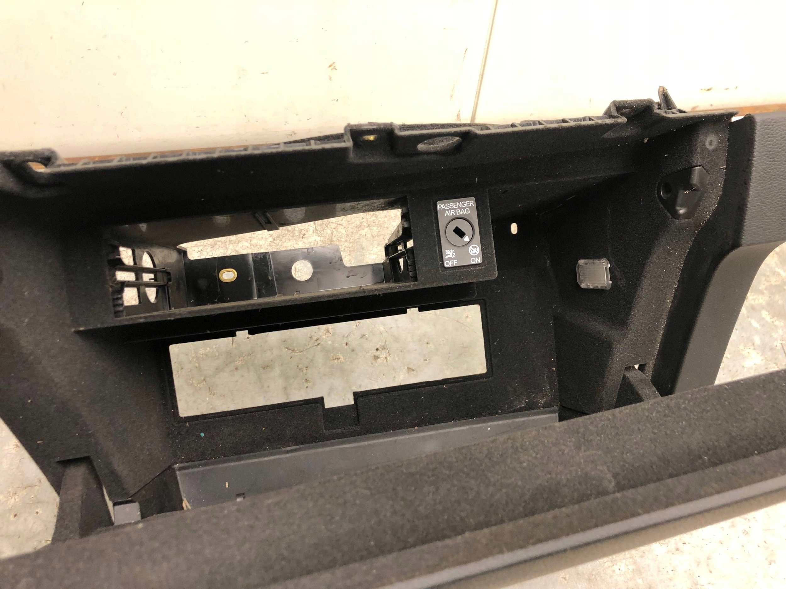 pretinac suvozača suvozača AUDI Q3 83A 83B857035