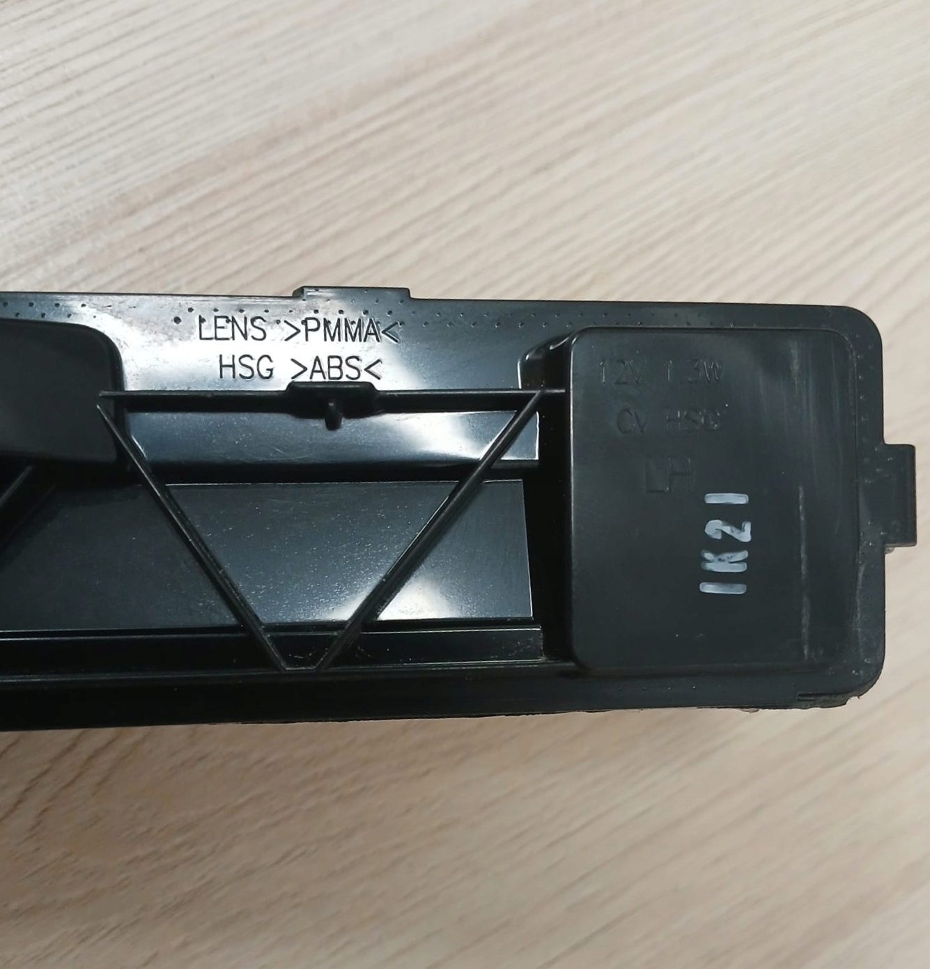 KIA EV6 od 2021r indicator LED of left mirrors OE