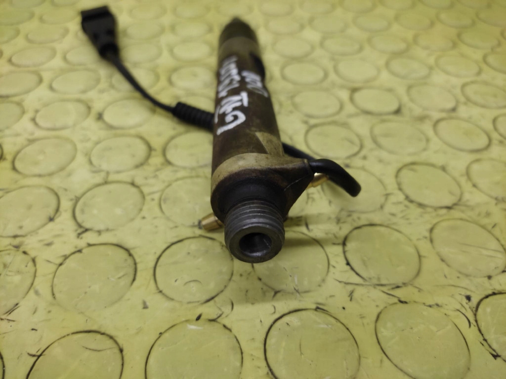VW GOLF IV 1.9 SDI injector 028130203E