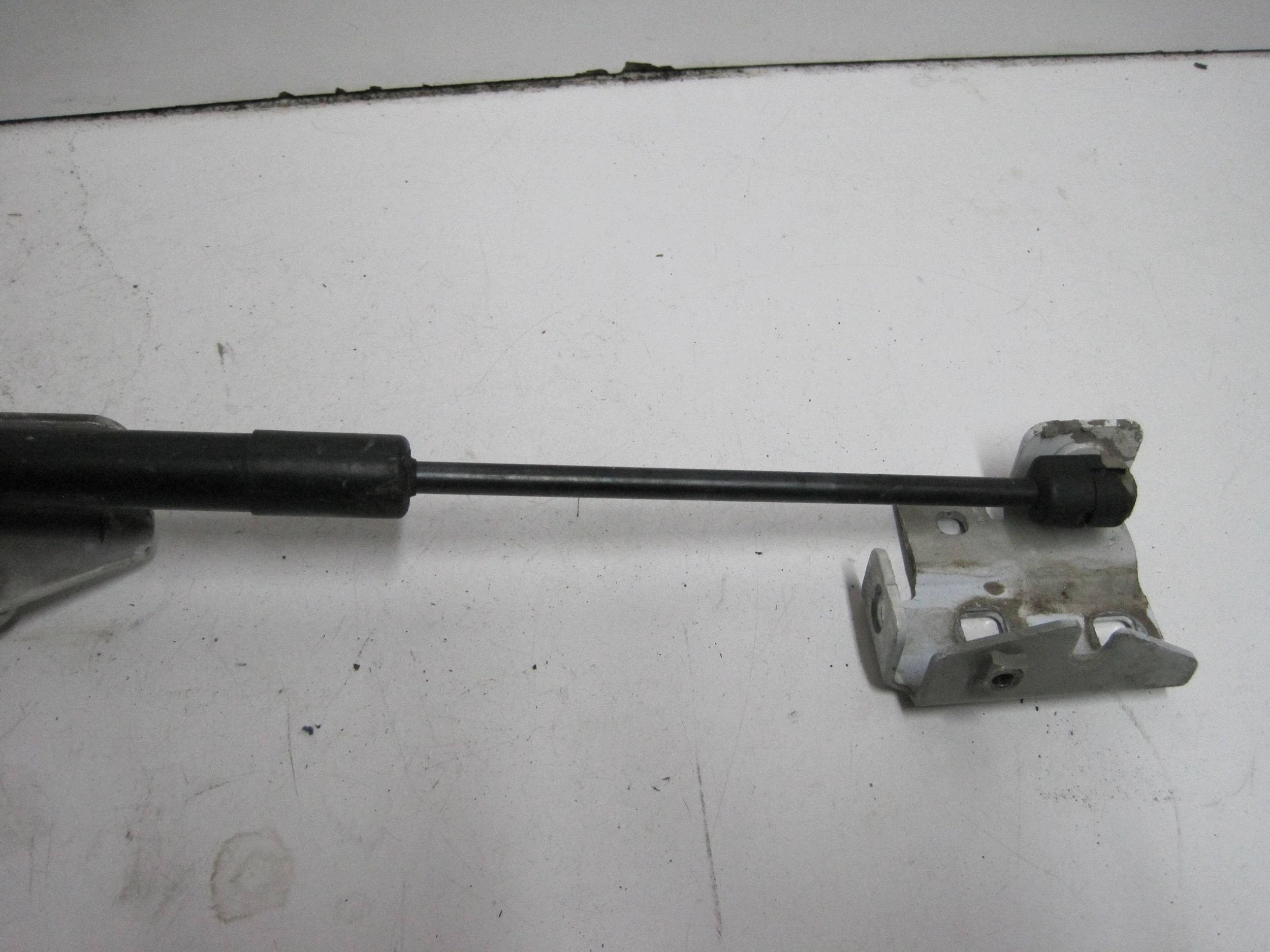 bonnet hinges LAND ROVER RANGE ROVER EVOQUE L551 K8D216801A hose