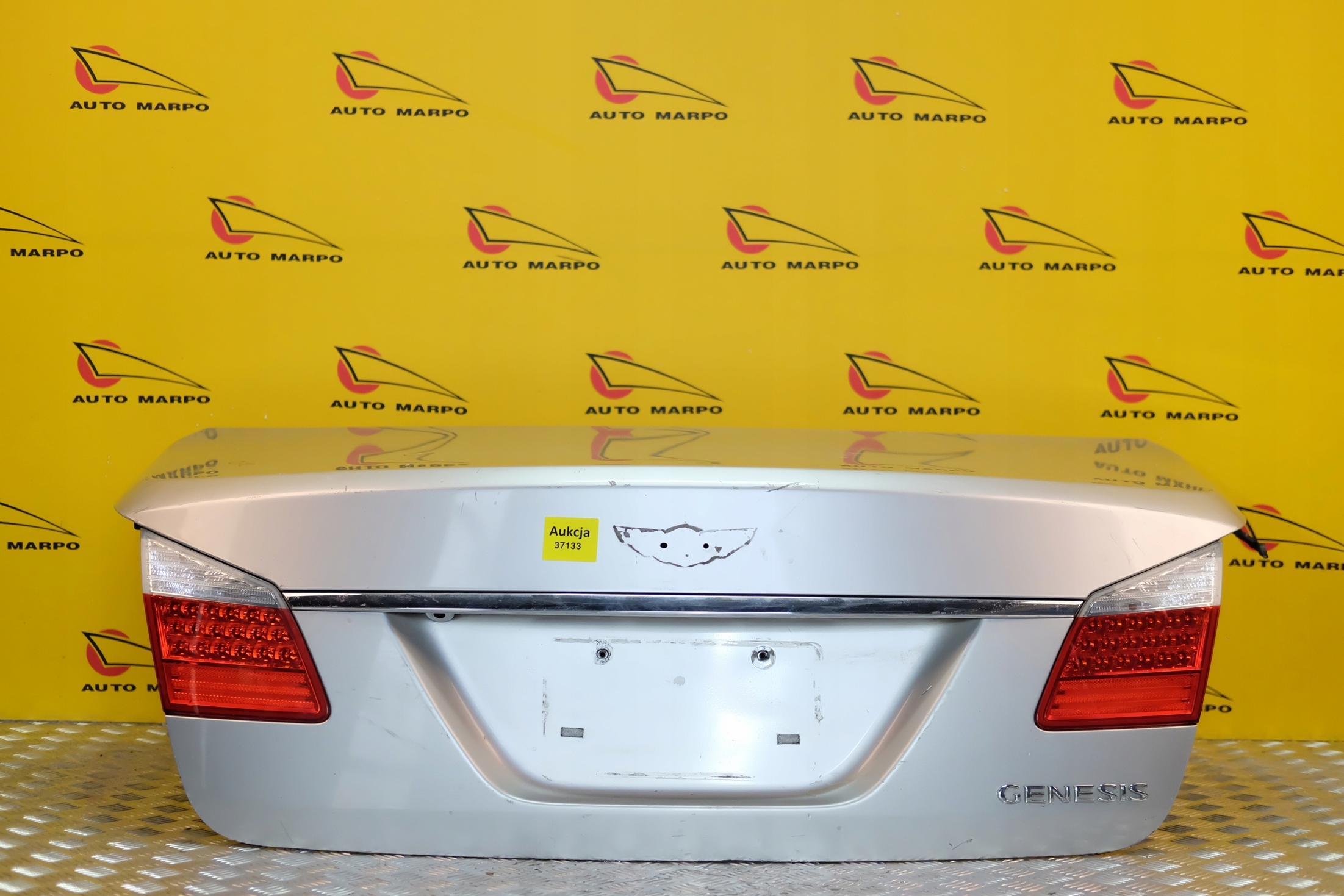 HYUNDAI GENESIS SEDAN 2008-2014 KLAPA TYŁ LAMPA Numer katalogowy części GENESIS2008-KLAPATYŁ