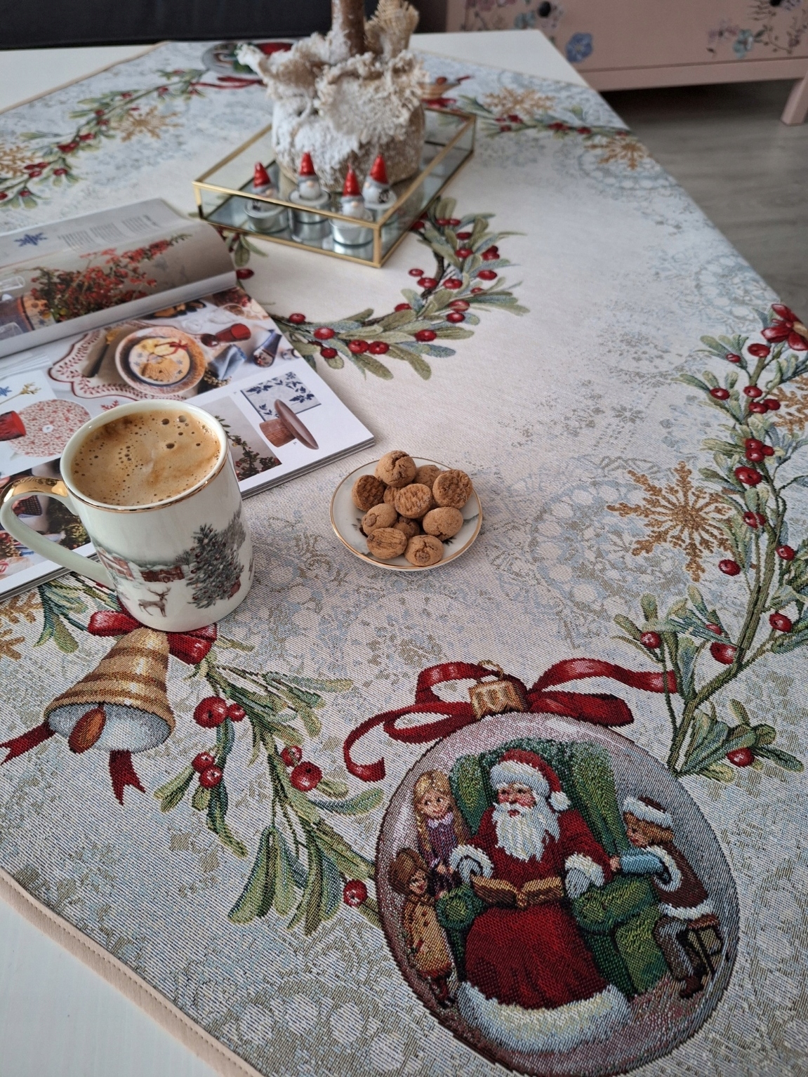 Ubrus s věncem 100x100 cm 906