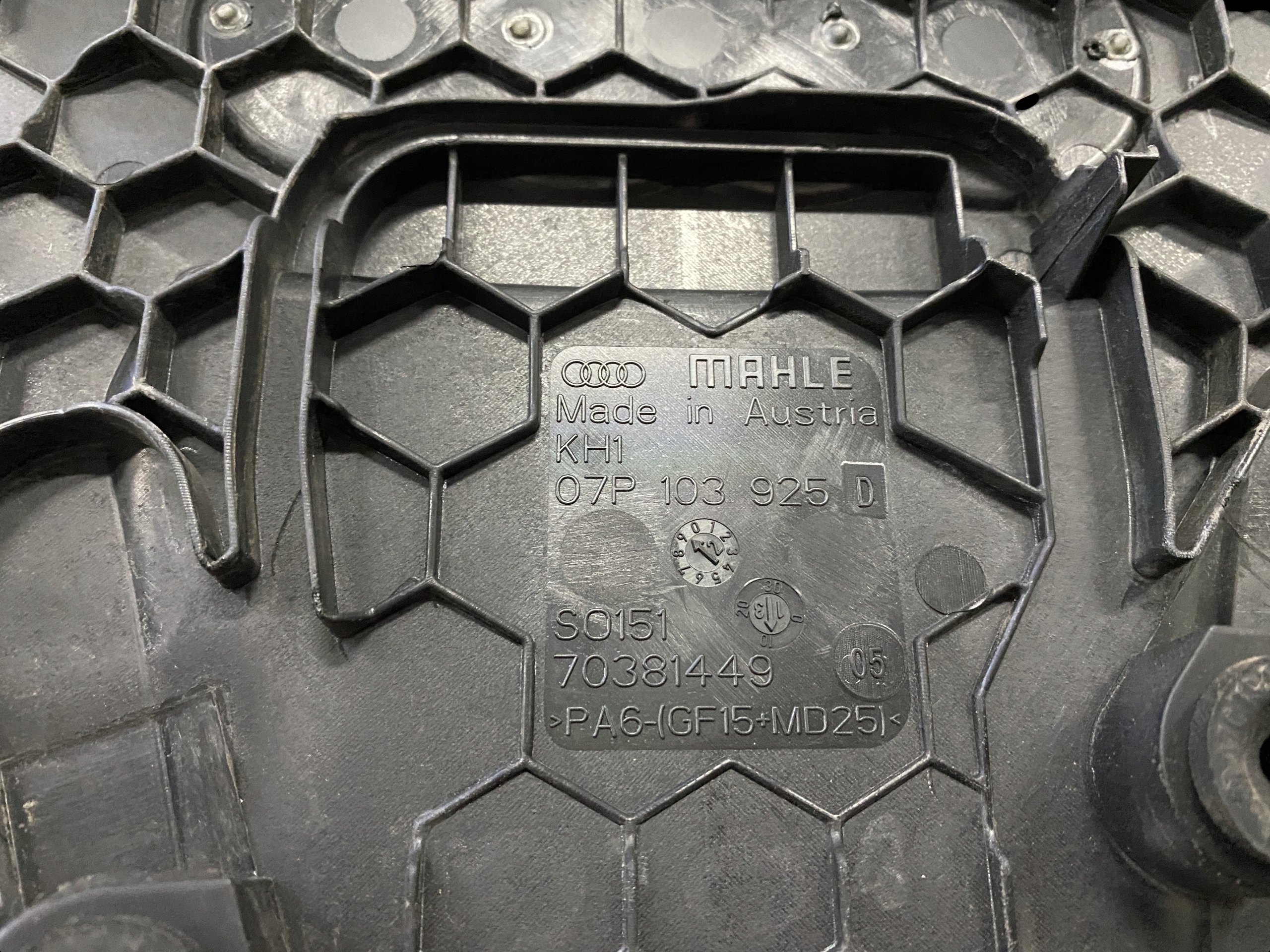 AUDI A8 4H D4 W12 cover cover for engine