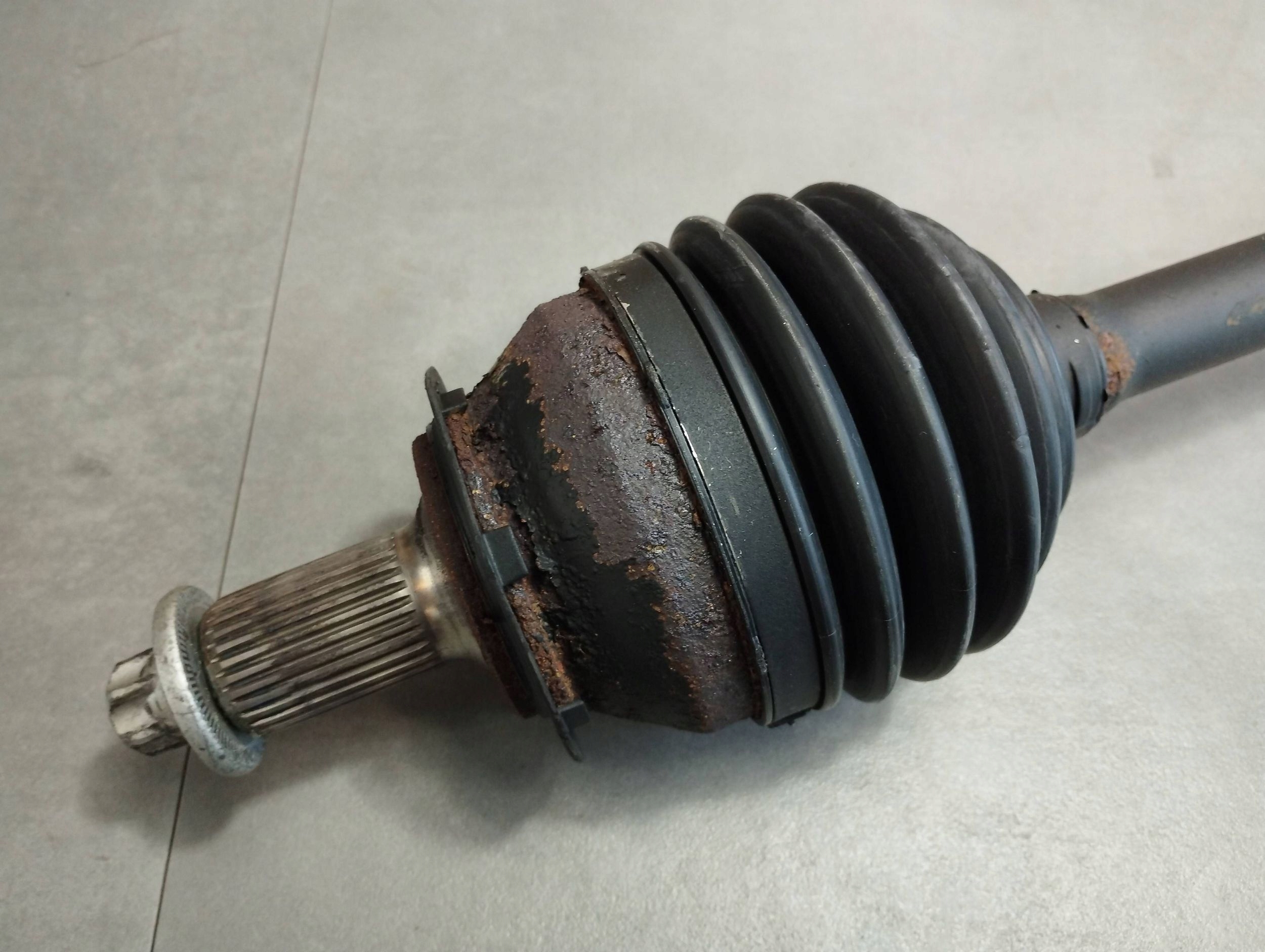 Mercedes B-KLASA W246 W242 semi-axis right front A2423301700