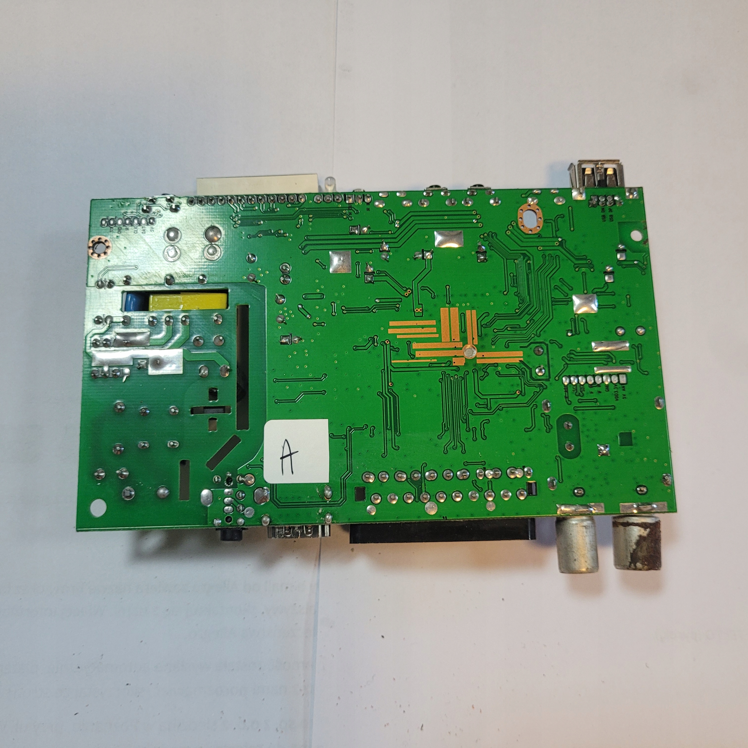 Płytka zasilająca dekoder DVBT demontaż (A) Kod producenta DVBT