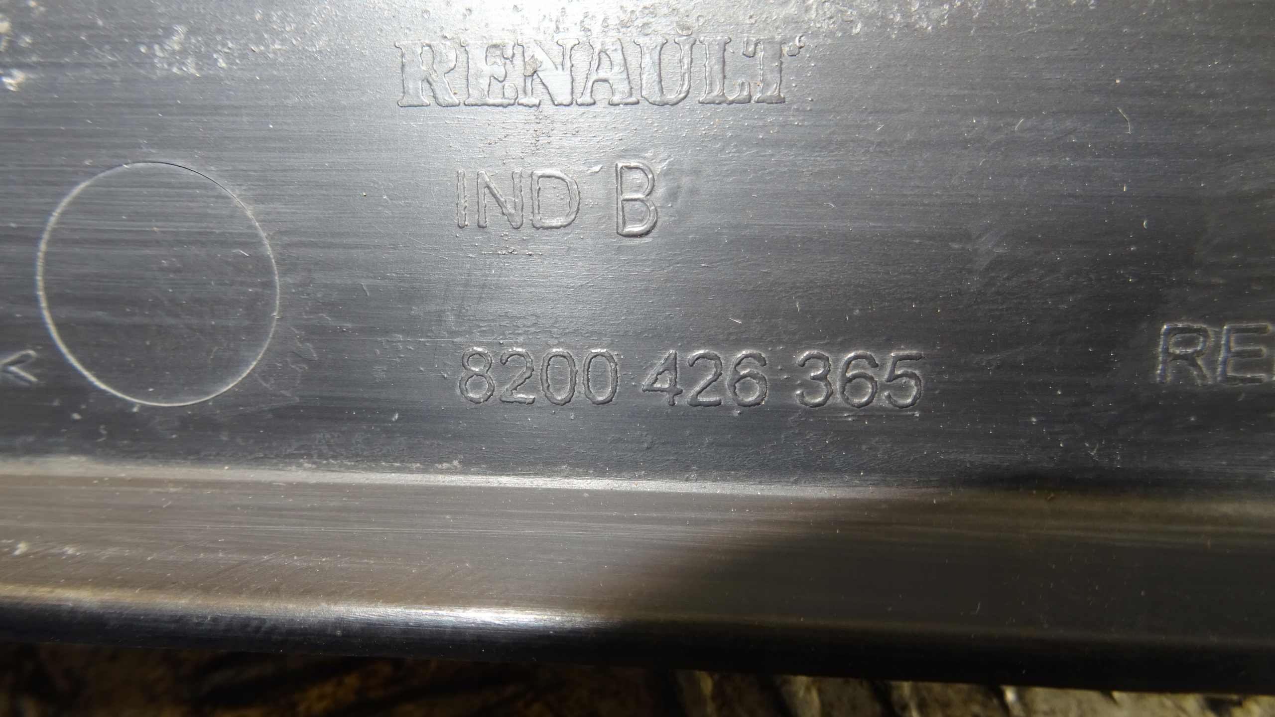 Renault OE 8200426365 grid radiator NR M1013