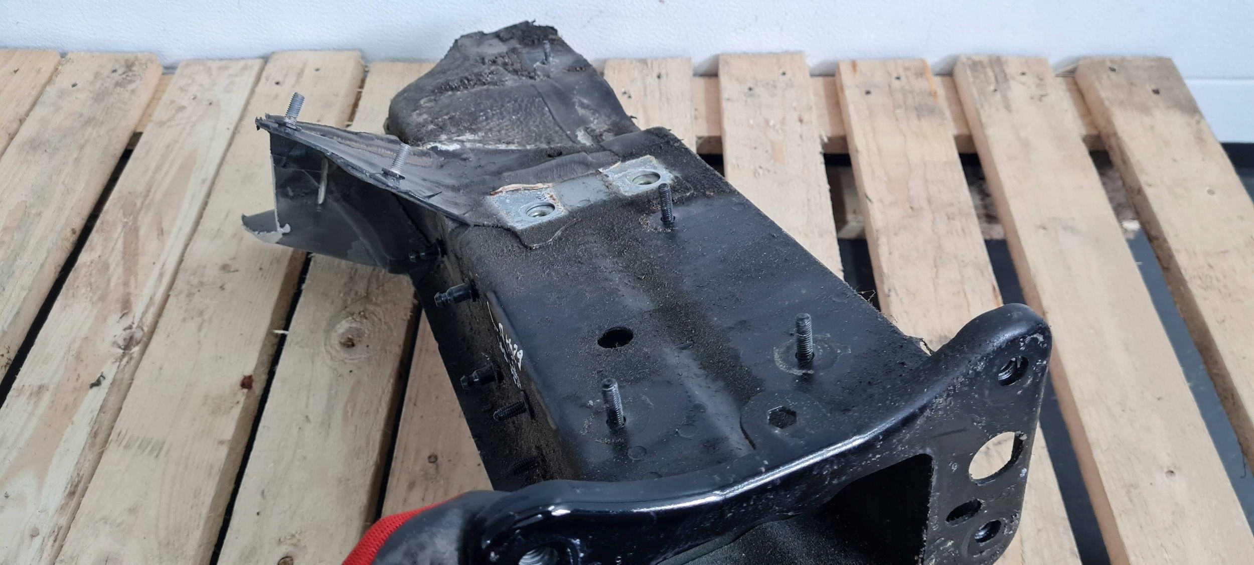 A4 B9 8W S4 quarter left left front front LY9B A5 8W S5