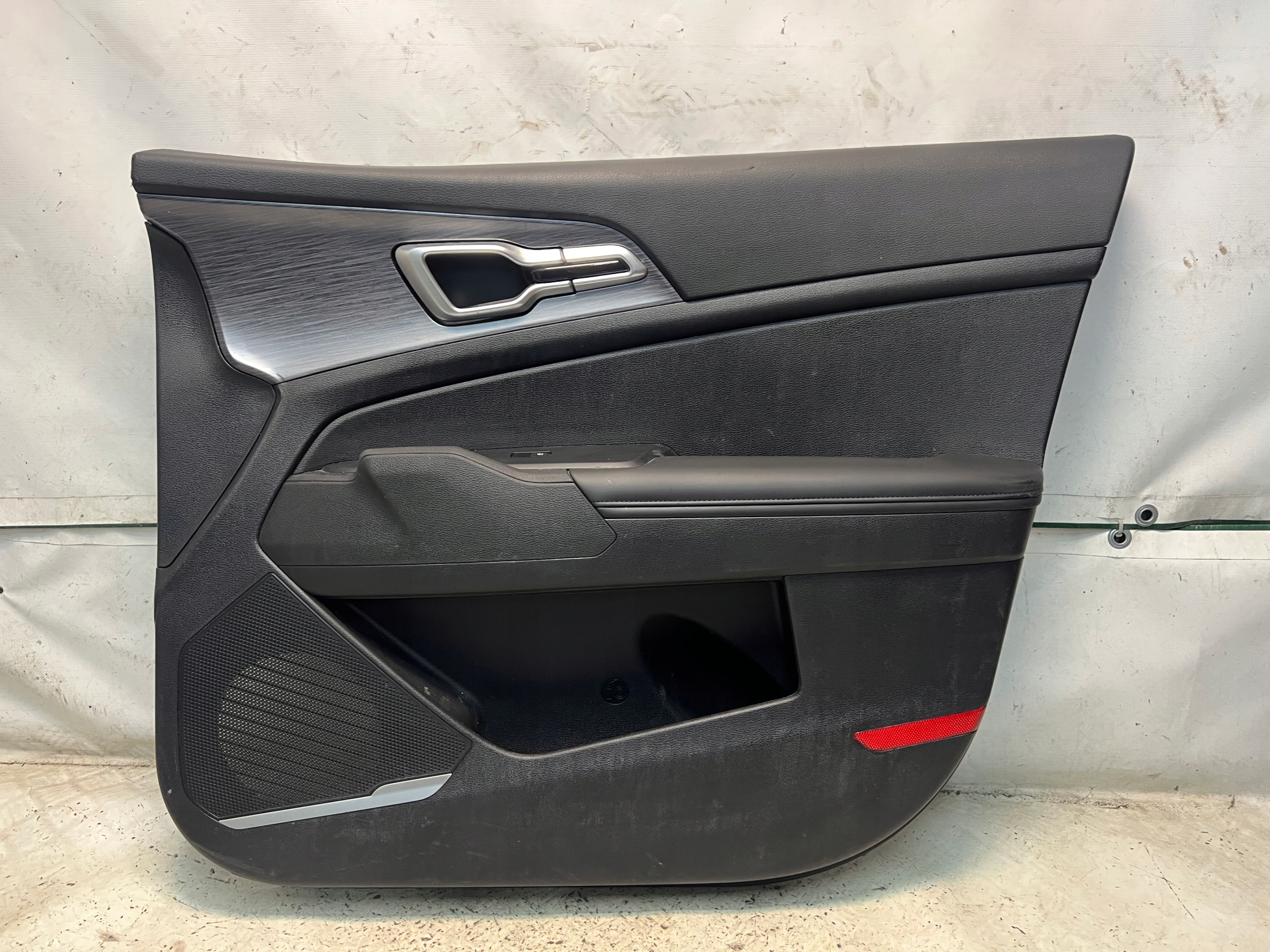 KIA SPORTAGE V 21-ОББИВКА БЕКОНУ ПРАВА ПЕРЕДНЯ