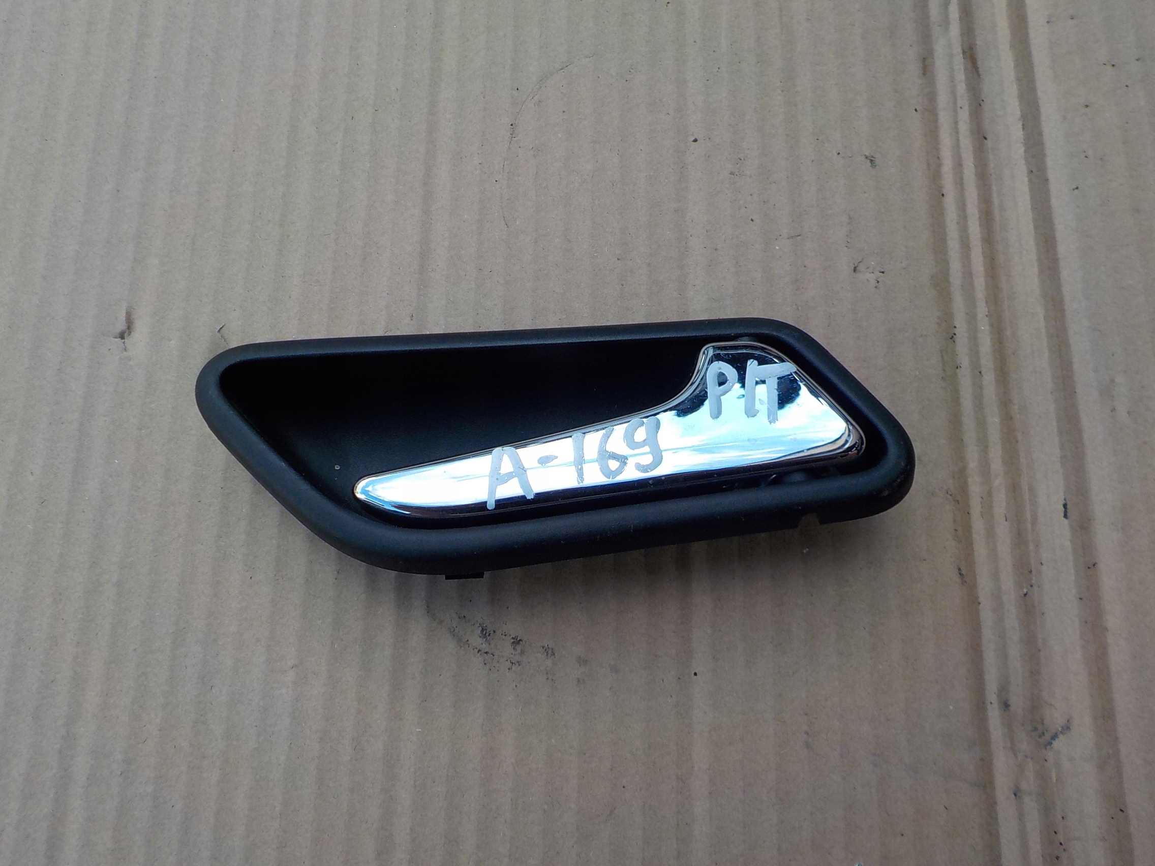 handle right rear part mercedes w169
