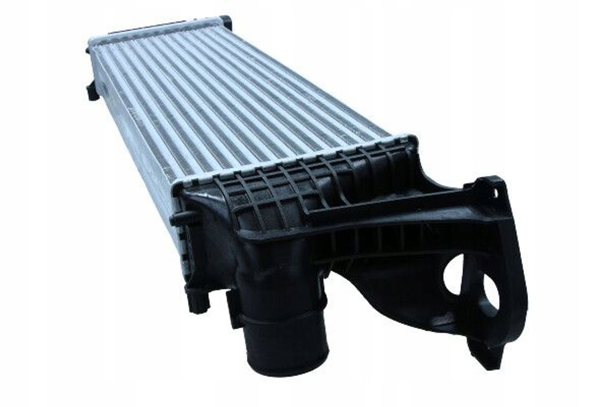 INTERCOOLER IVECO DAILY V/VI 2,3D/3,0D 1 Producent części Maxgear
