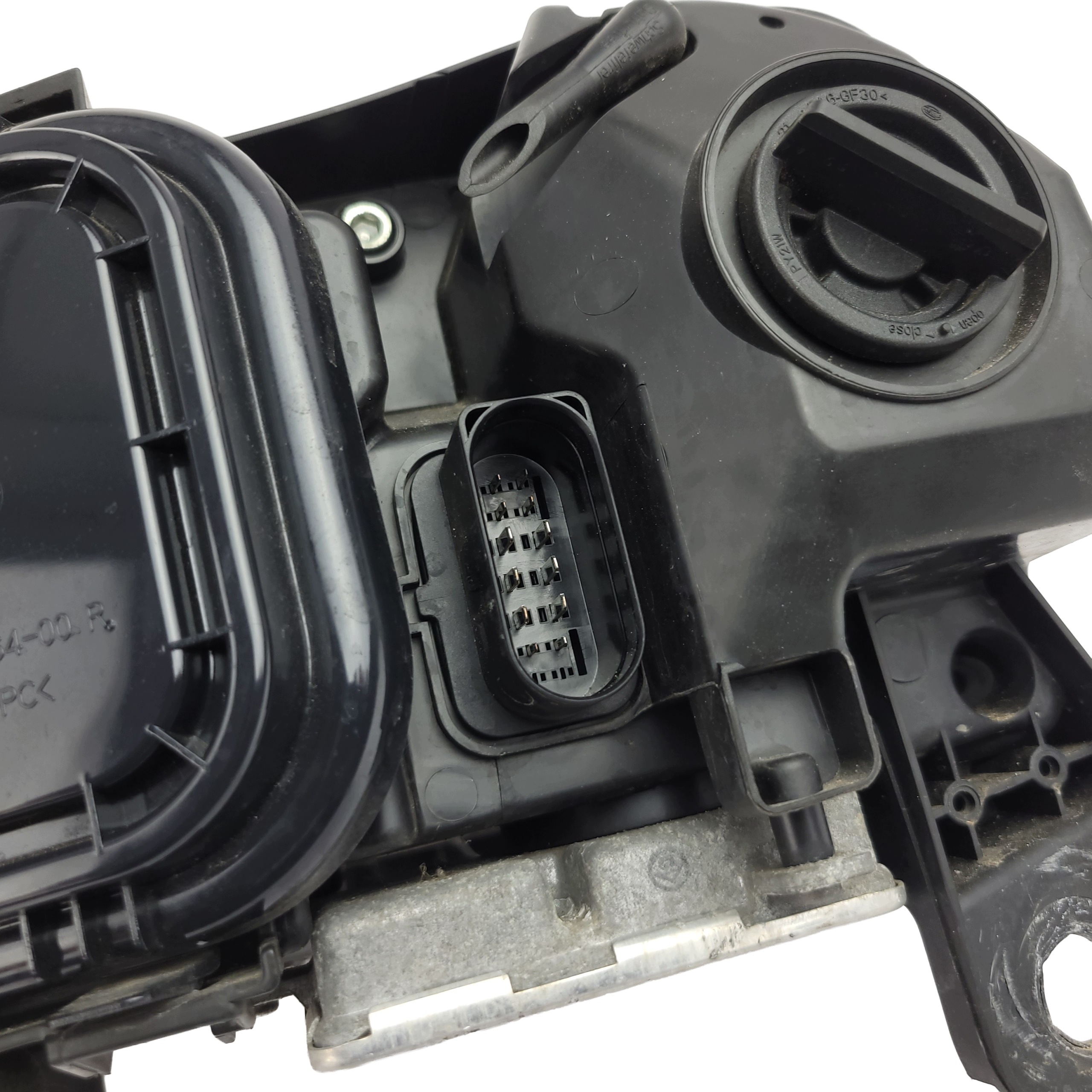 AUDI A6 C6 LIFT light front right BI-XENON non-setting LED 4F0941030FK 23R