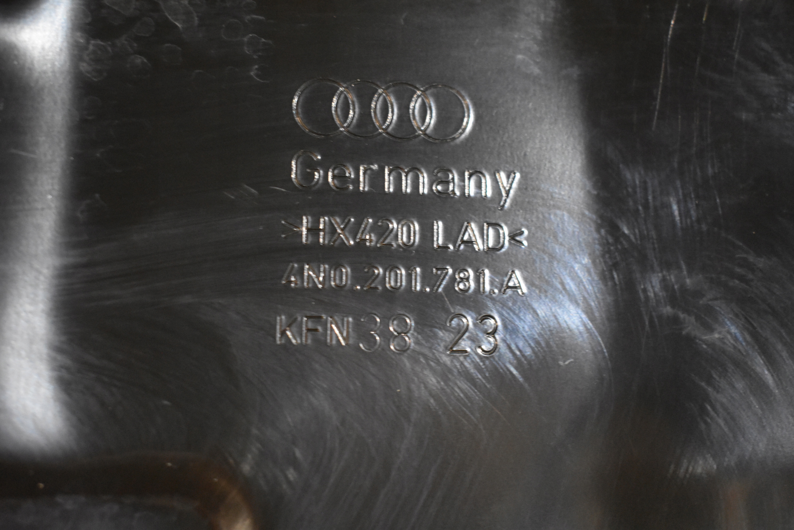 IDEALNE bearing pillar tanks AUDI A8 D5 1