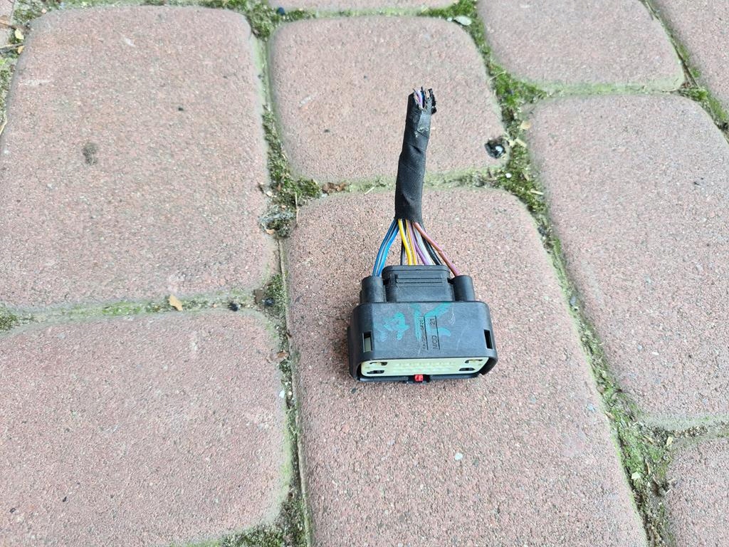 Kostka PDC wiring front Opel Astra K V