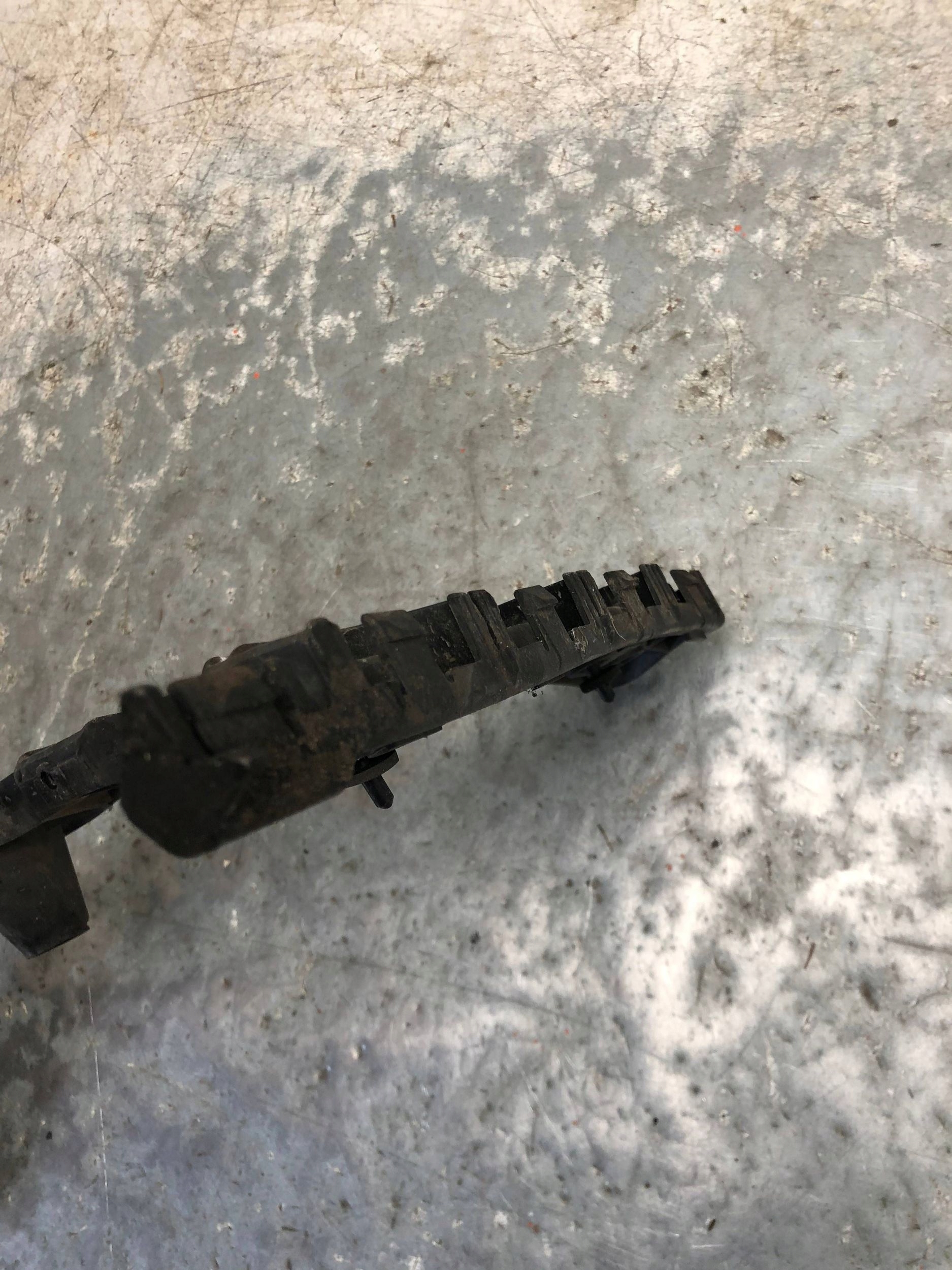 bumper bracket right rear part AUDI Q5 8R0807454B