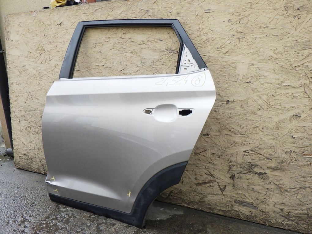 HYUNDAI TUCSON II III 15- door left rear.