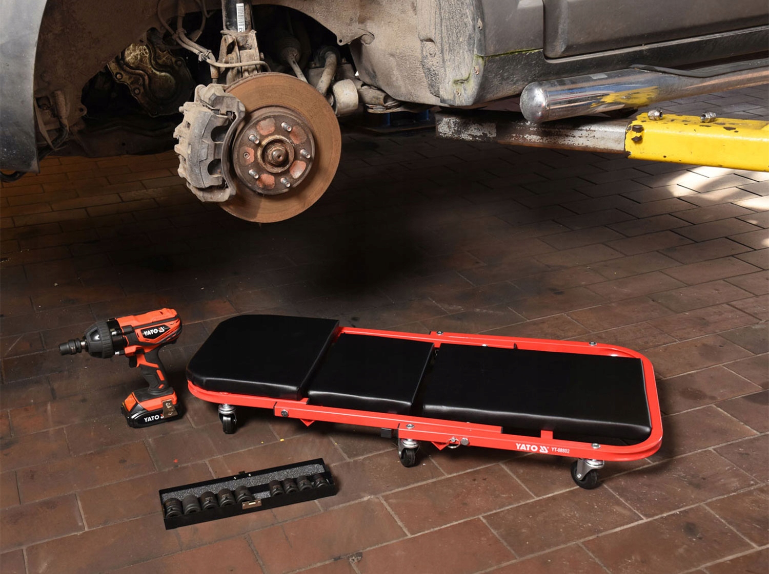 YATO LEZANKA WARSZTATOWA SIEDZISKO STOLEK TABORET Producent code YT 08802