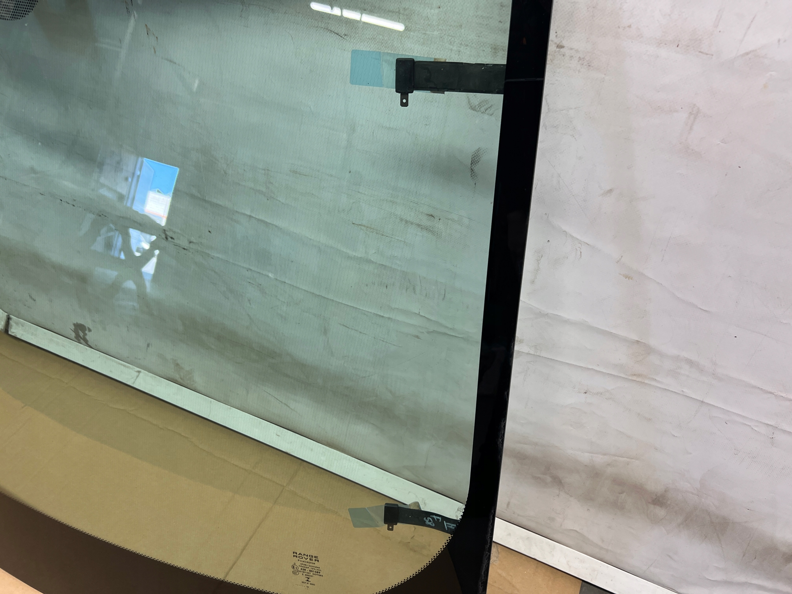Range Rover Velar windscreen