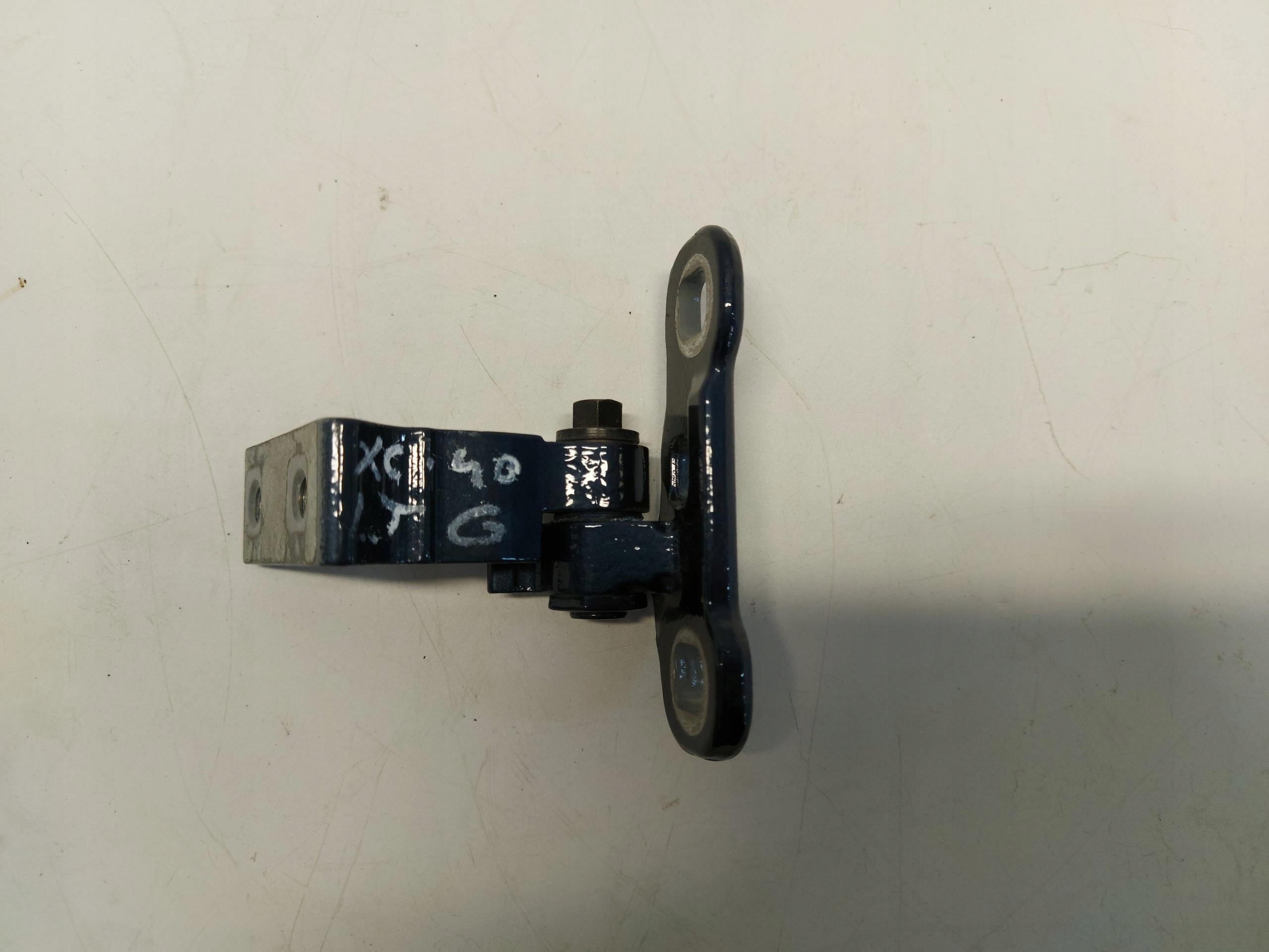 Volvo XC40 T3, 2020r hinge door left rear part upper