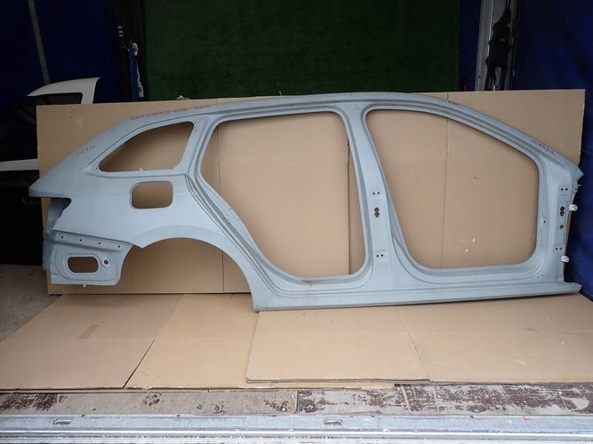 SKODA OCTAVIA IV KOMBI side fender right rear threshold pillar