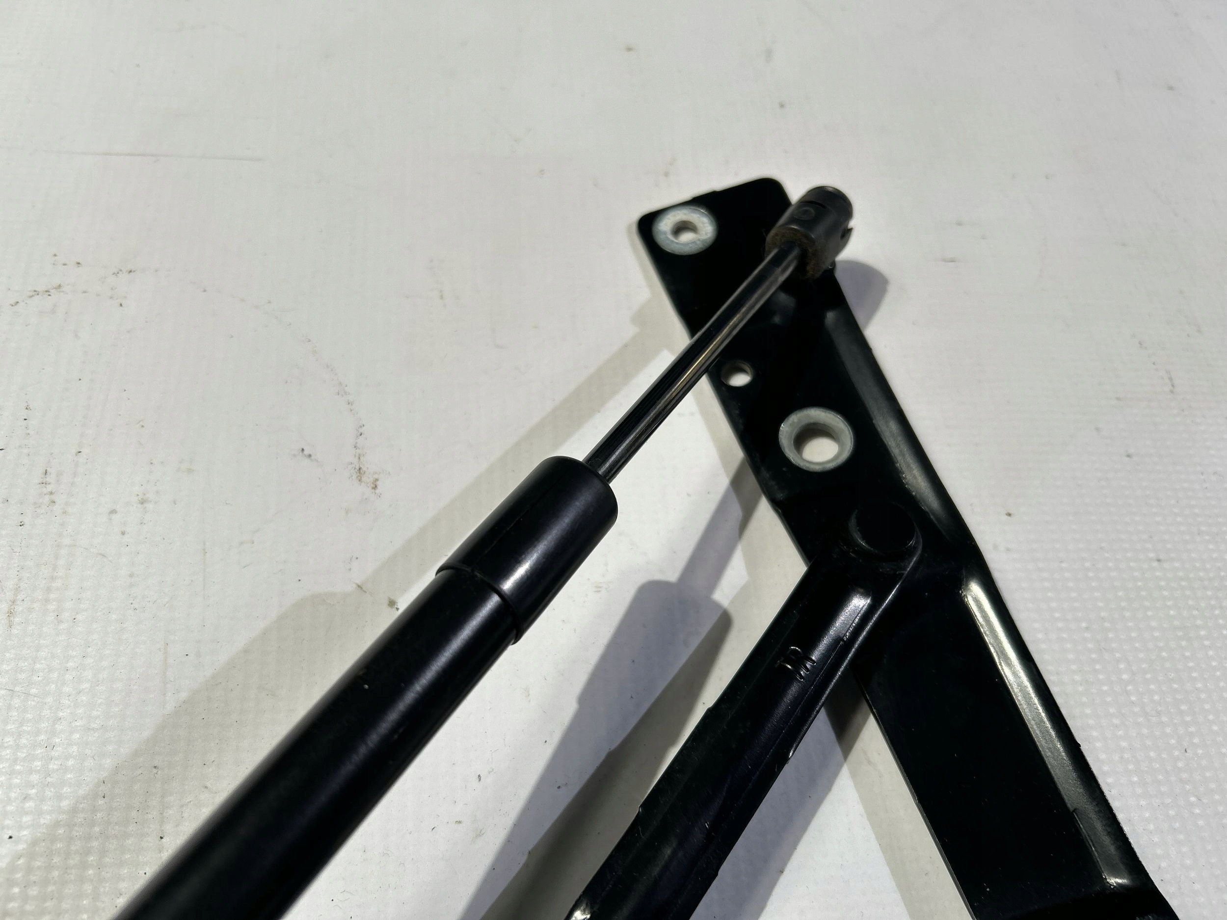 hinge damper bonnet boot right Dodge Challenger 2015