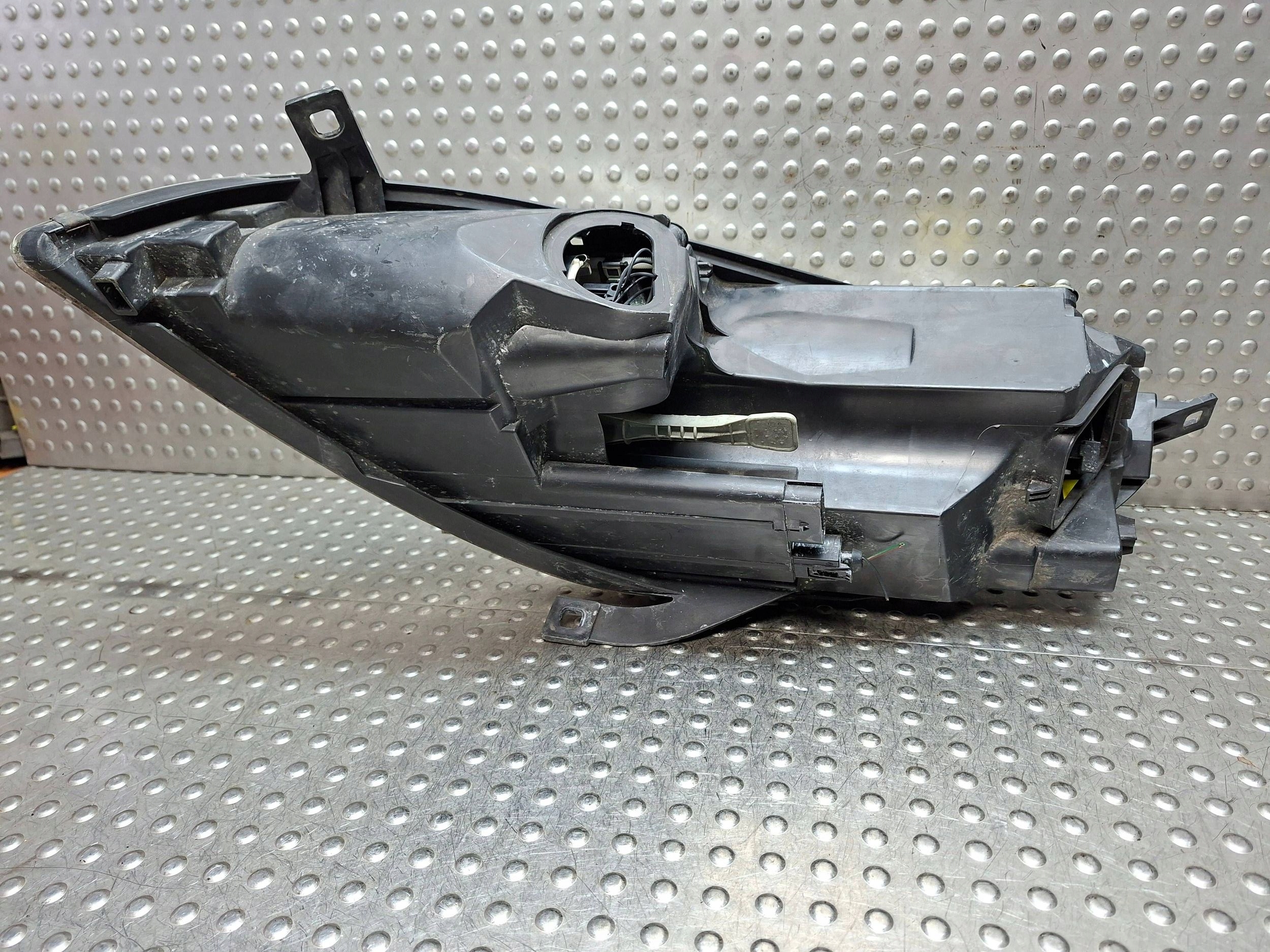 light front right MITSUBISHI COLT CZ 03-09 EU 0301208202