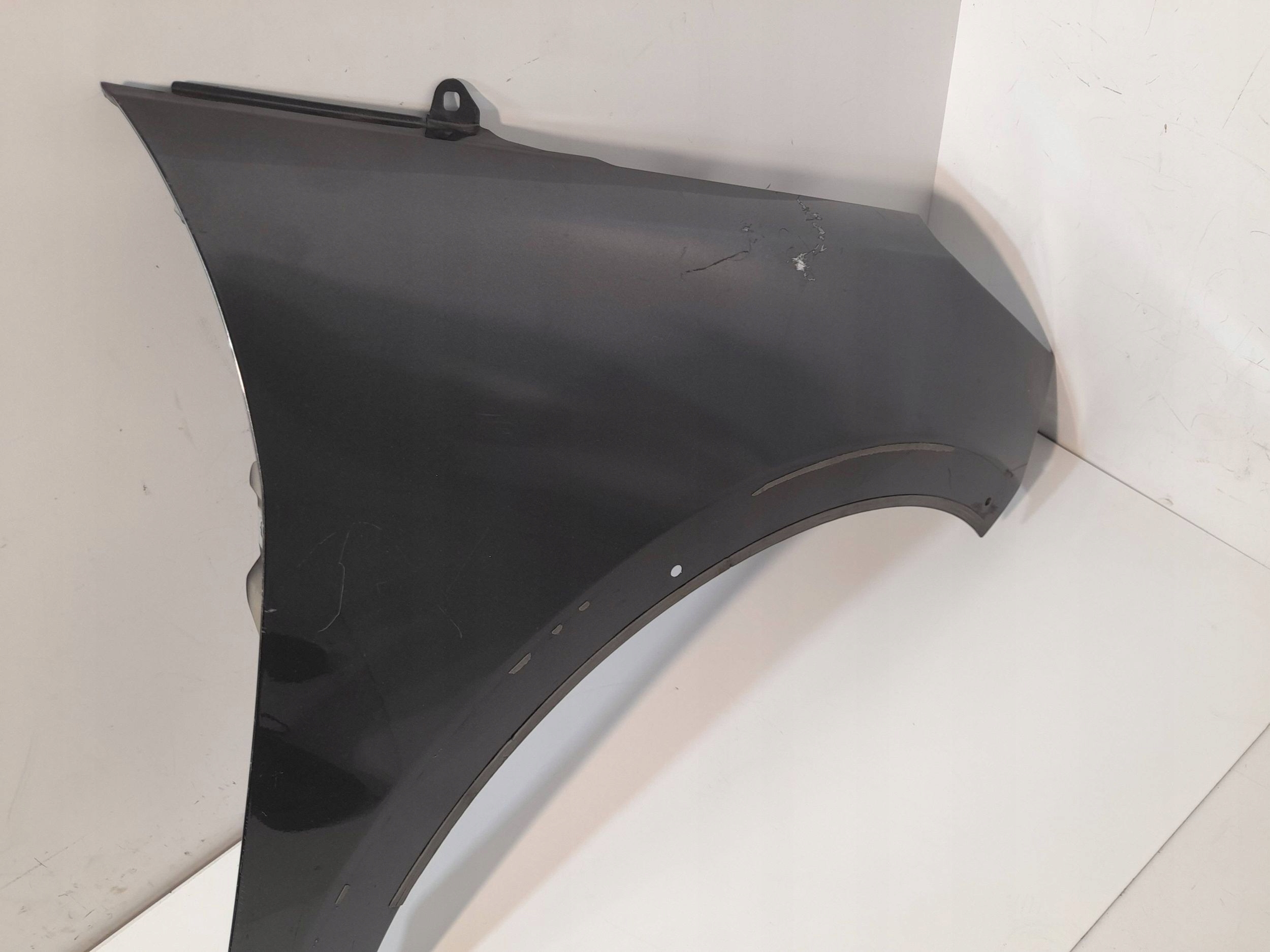 Ford Fiesta MK8 fender front right (NR83)
