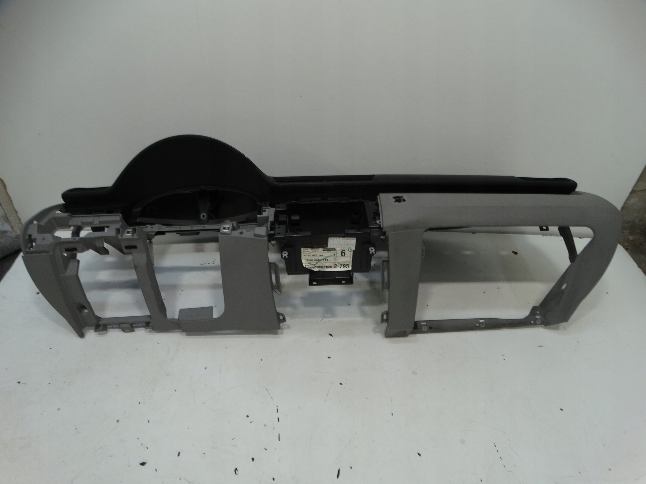 dashboard instrument panel cockpit console VW PASSAT B6 KOMBI 3C1857004F