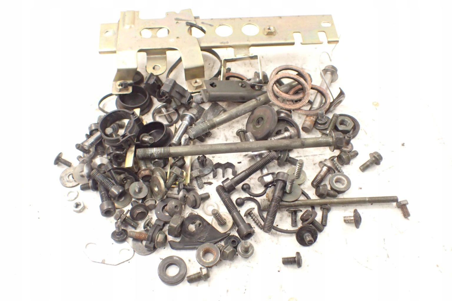 Yamaha FZS 600 Fazer 98-03 Śruby z demontazu