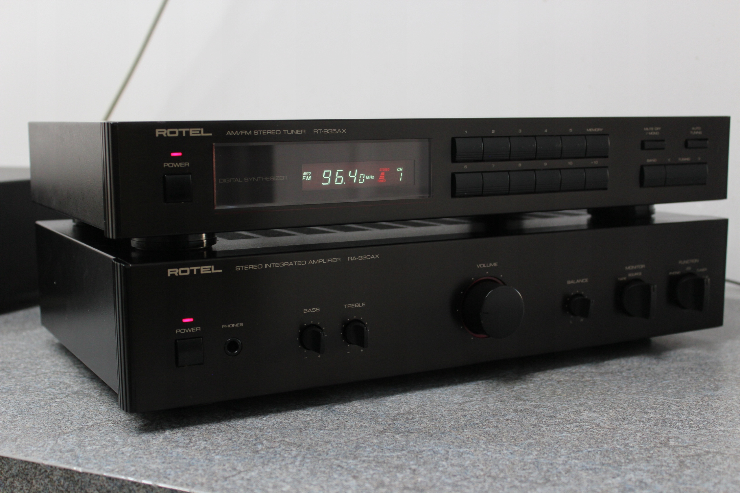 Wzmacniacz Rotel RA-920AX Głębokość produktu 30 cm