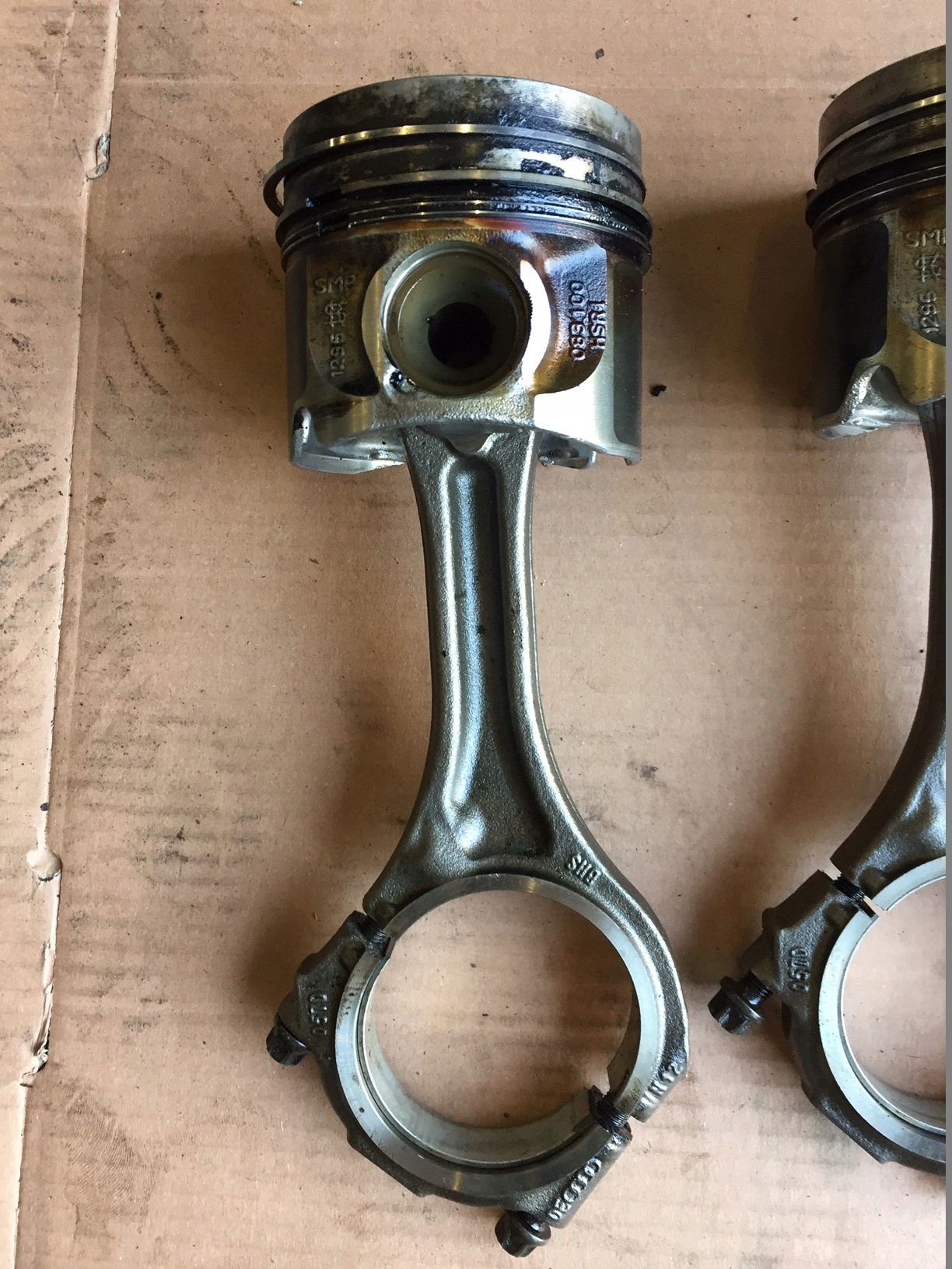 AUDI Q7 4L 4.2 TDI BTR piston connecting rod 057D