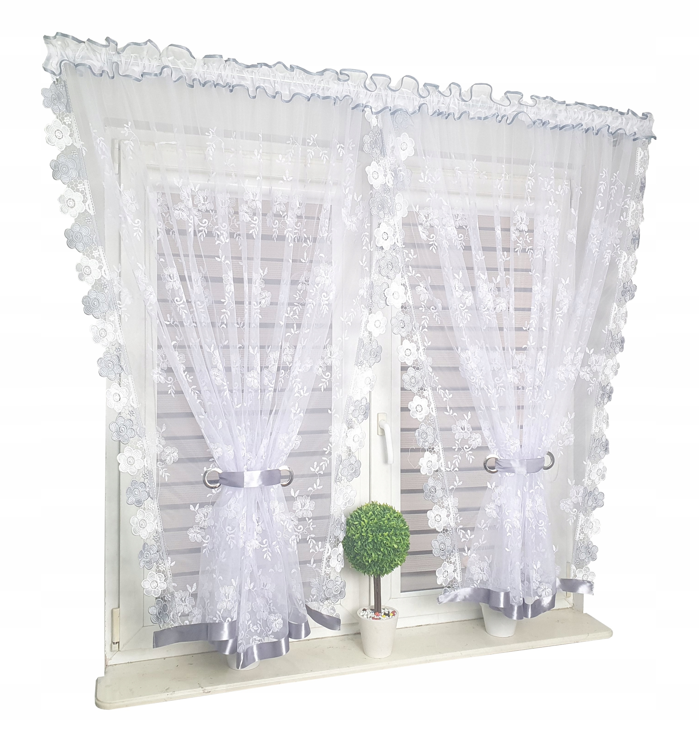 

Firana Gotowa 400x150 Firanka Biała Szara Kokony