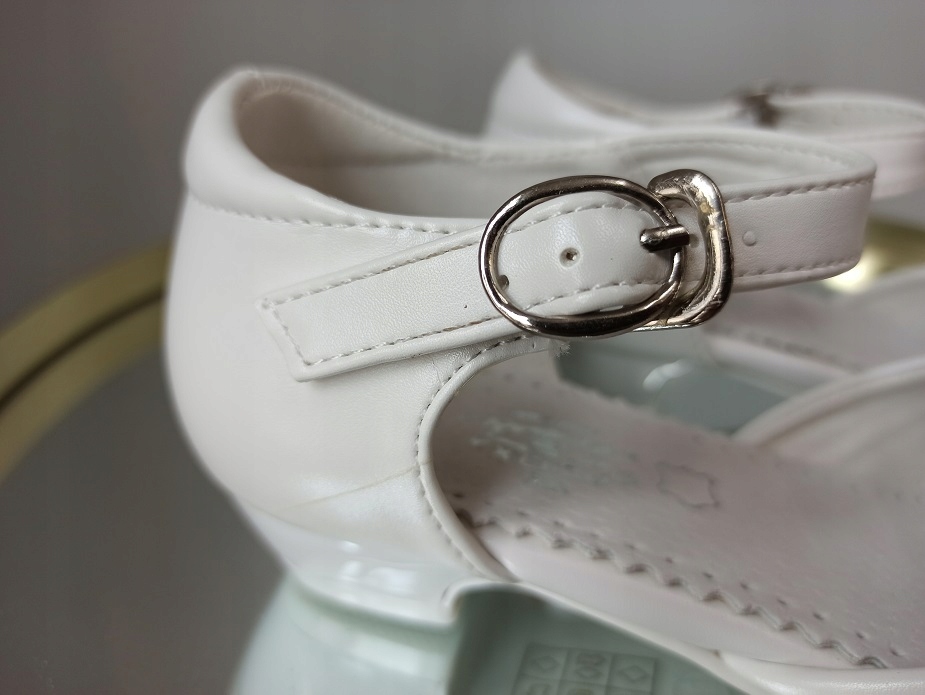 BUTY KOMUNIJNE DLA DZIEWCZYNKI BIAŁE Badoxx r 32 Rozmiar 32