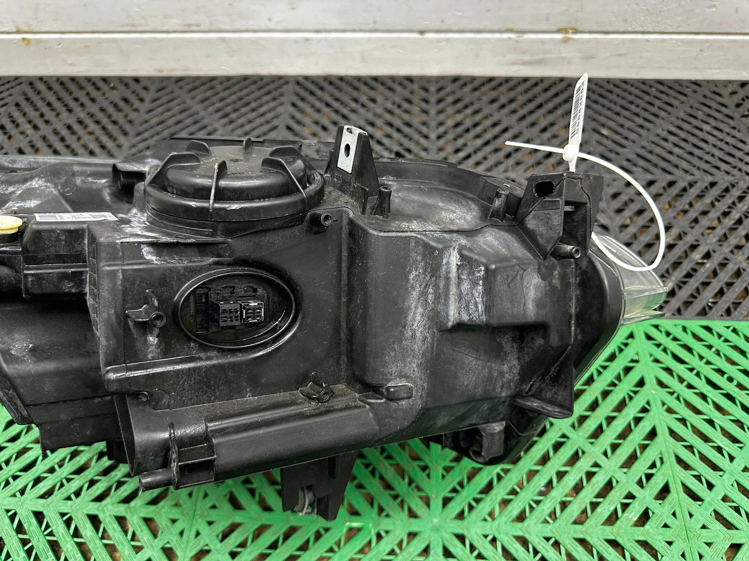 light front side left BMW 1 F20 F21 7229677