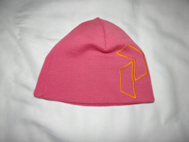 ZIMOWA CZAPKA - PEAK PERFORMANCE EMBO HAT JUNIOR Kod producenta G32664045