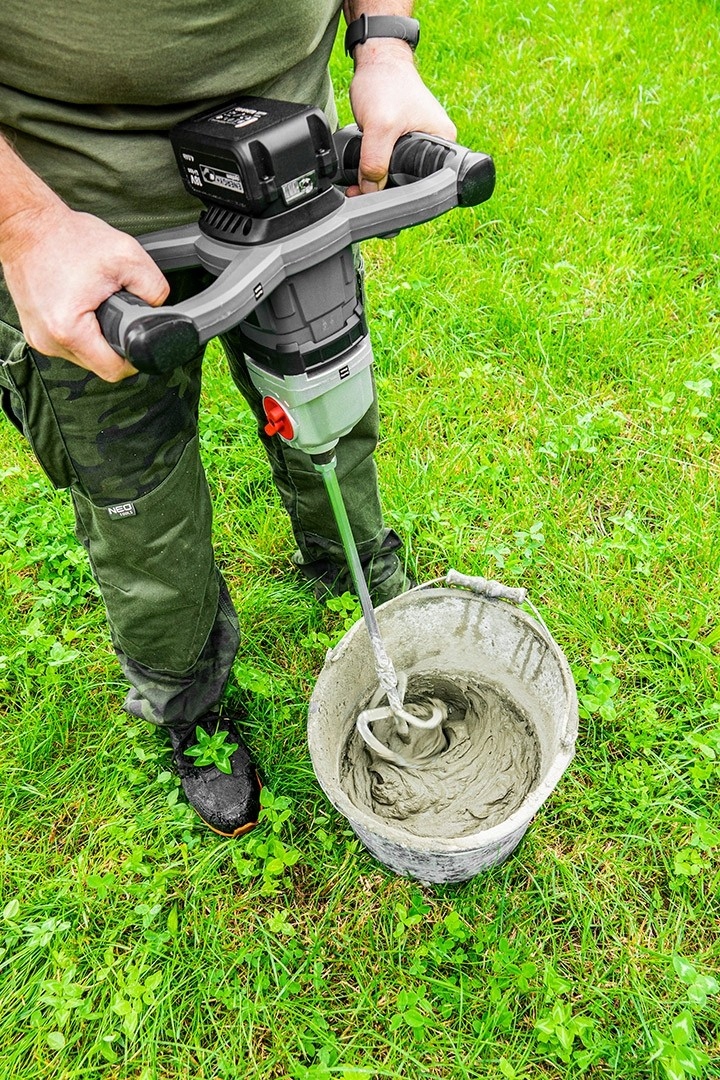 GRAPHITE MIESZARKA AKUMULATOROWY MIESZADŁO DO ZAPRAW KLEJU 18V 2 BIEGI Maksymalna liczba obrotów - I bieg 400 RPM