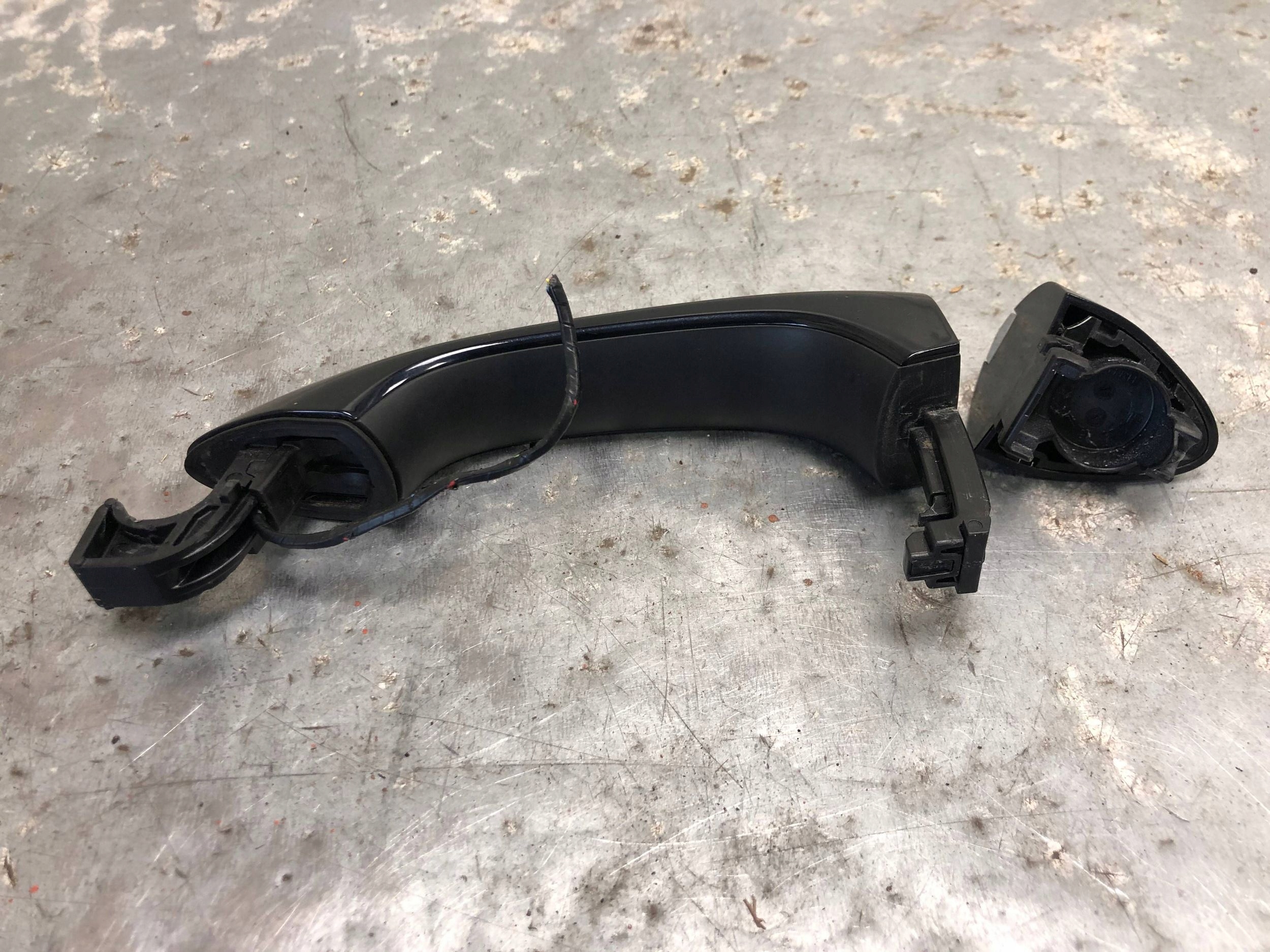 handle exterior left front OPEL INSIGNIA B