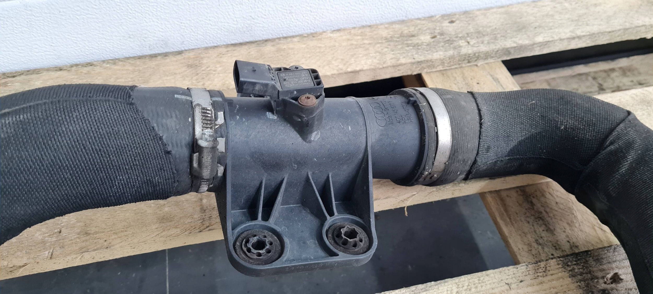 A7 4G prijenos cijev interkulera 3.0 TDI 4G0145673R A6 C7 4G