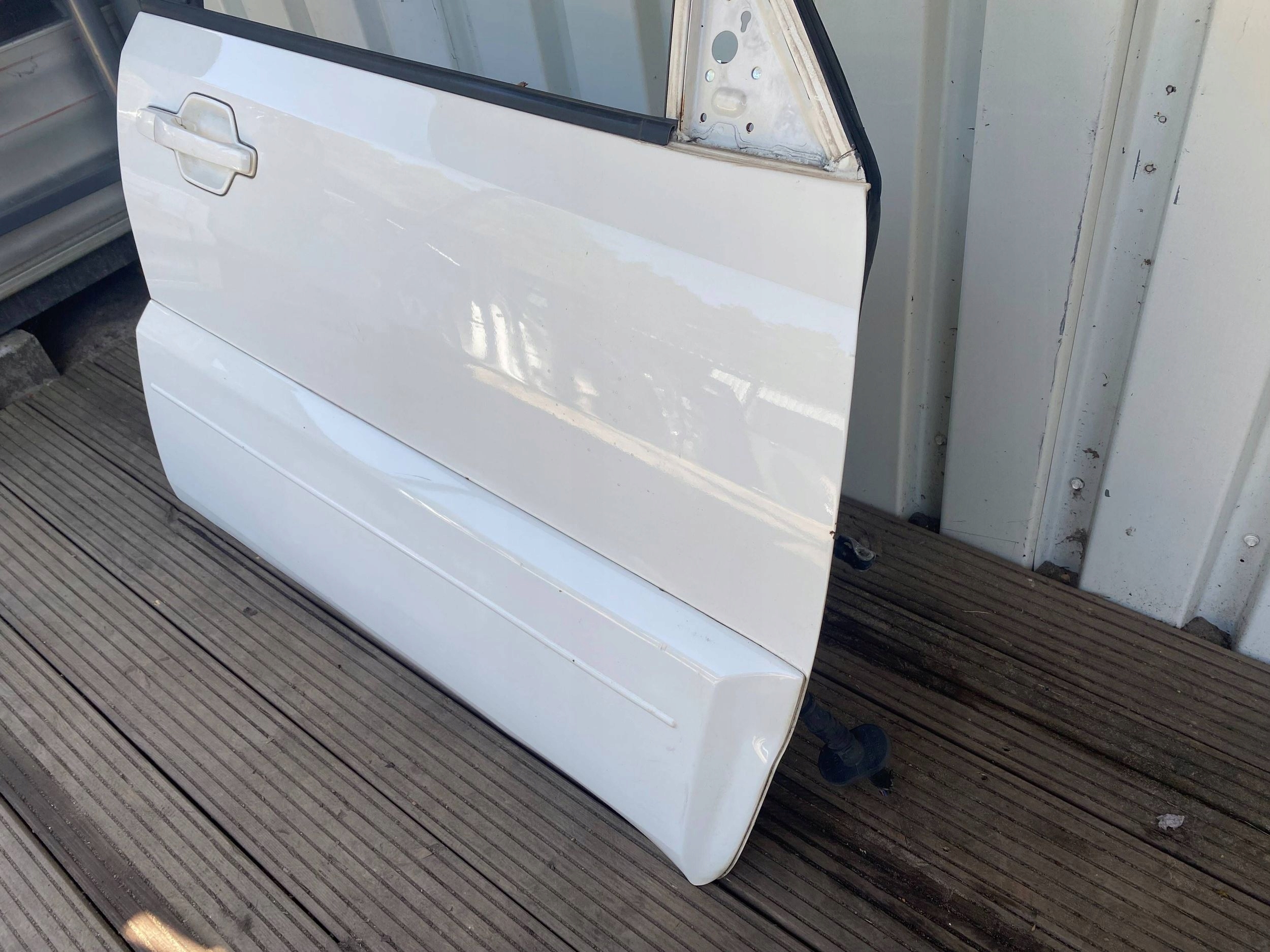 MITSUBISHI PAJERO IV complete door right front front BIALY