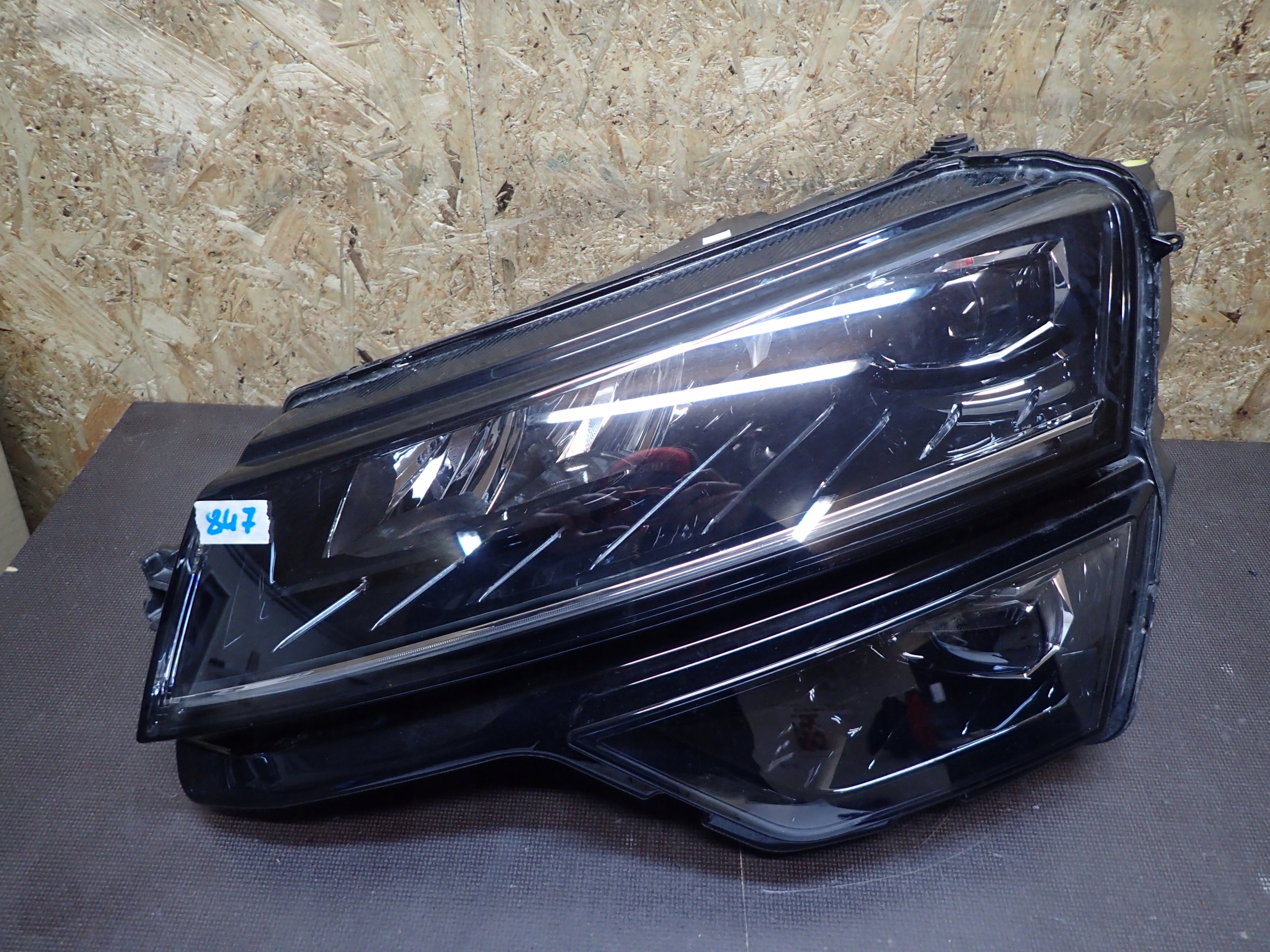 LIGHT FRONT LEFT SKODA KAROQ FULL LED 57B941015D