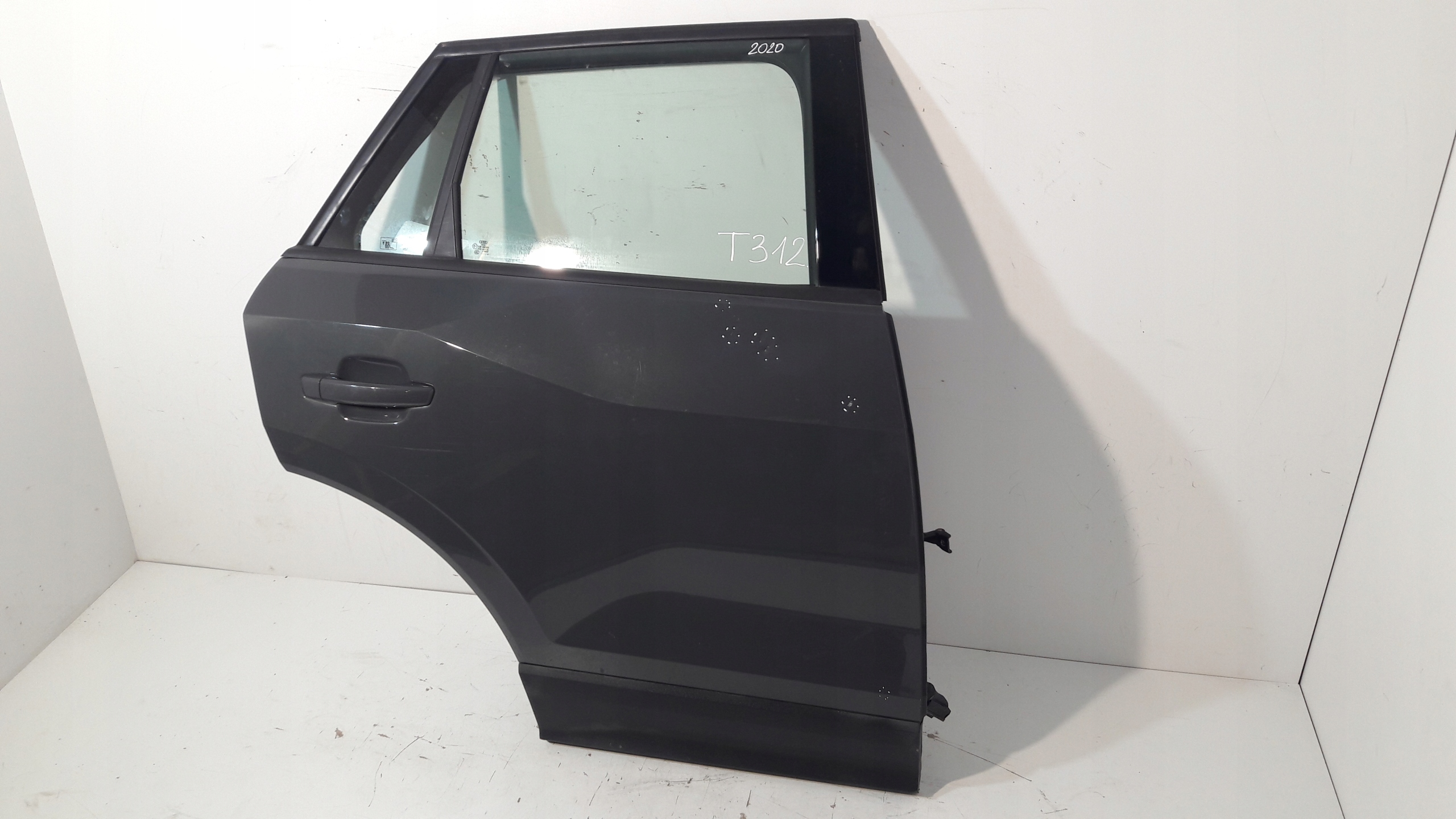 AUDI Q2 81A / 2020 ROK door right rear. (T312)