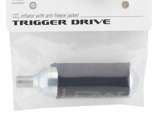 Pompka Lezyne TRIGGER DRIVE CO2 srebrna + nabój gazowy 16g z osłonką Kod producenta 1-C2-TRDR-V106