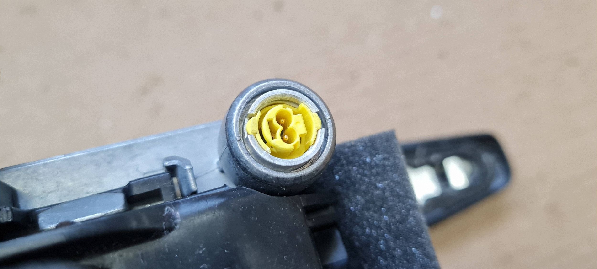 A6 C7 4G tension belt safety left front ORG 4G8857705B A7 4G