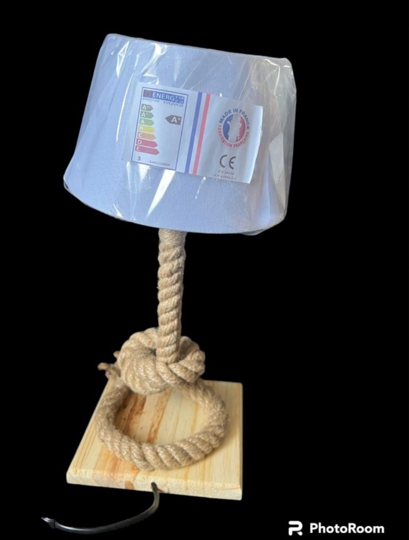 Stolová lampa – nočná lampa z dreva a lana