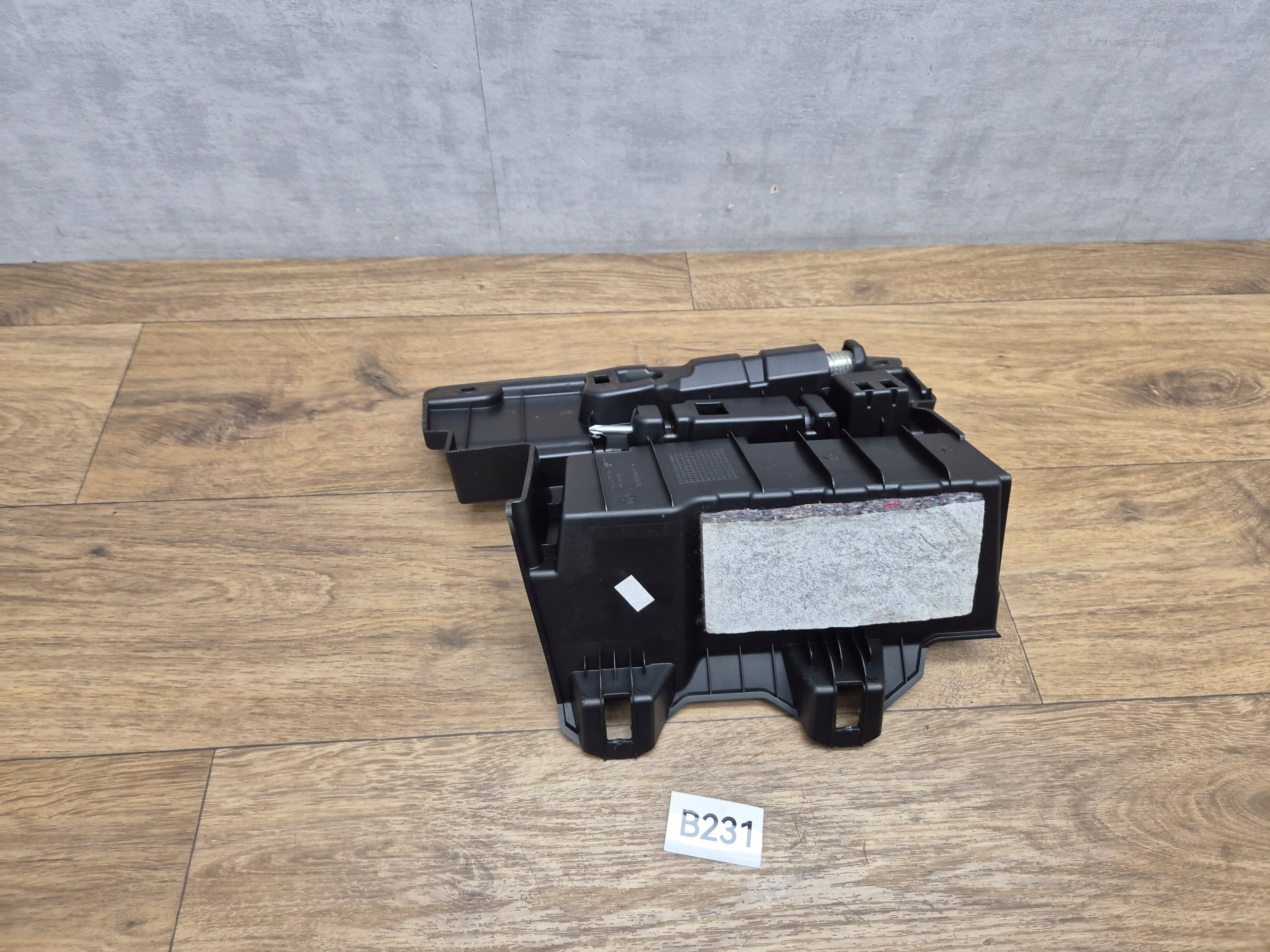 BMW 4 F36 passenger compartment boot console WKLAD for NARZEDZIA complete 7309514