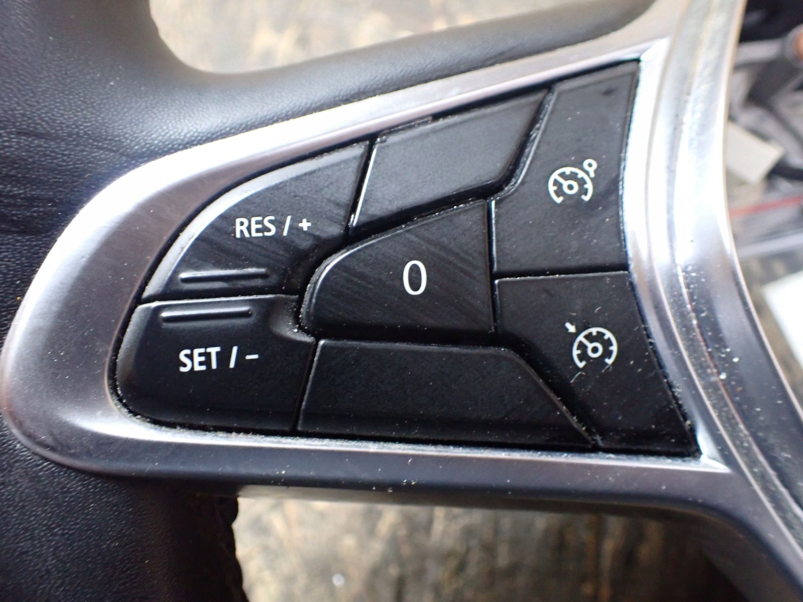 руль renault CLIO V 1,0 TCE 2021R 484002607R 9877