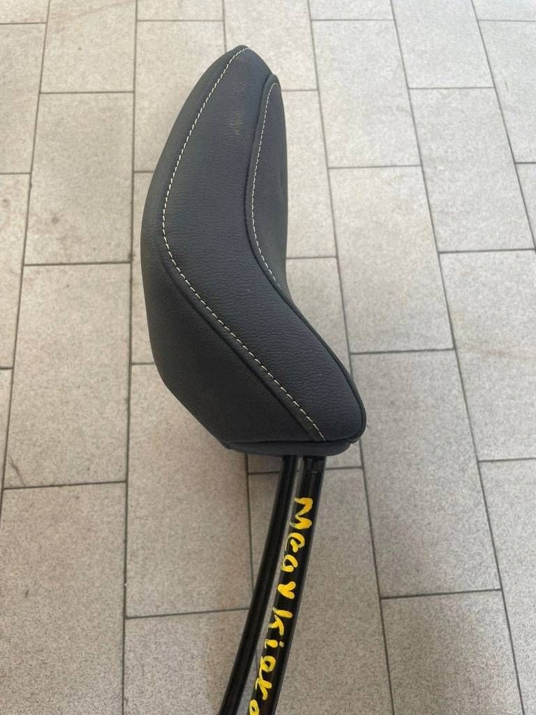 rest front front side left Renault Megane V E-Tech